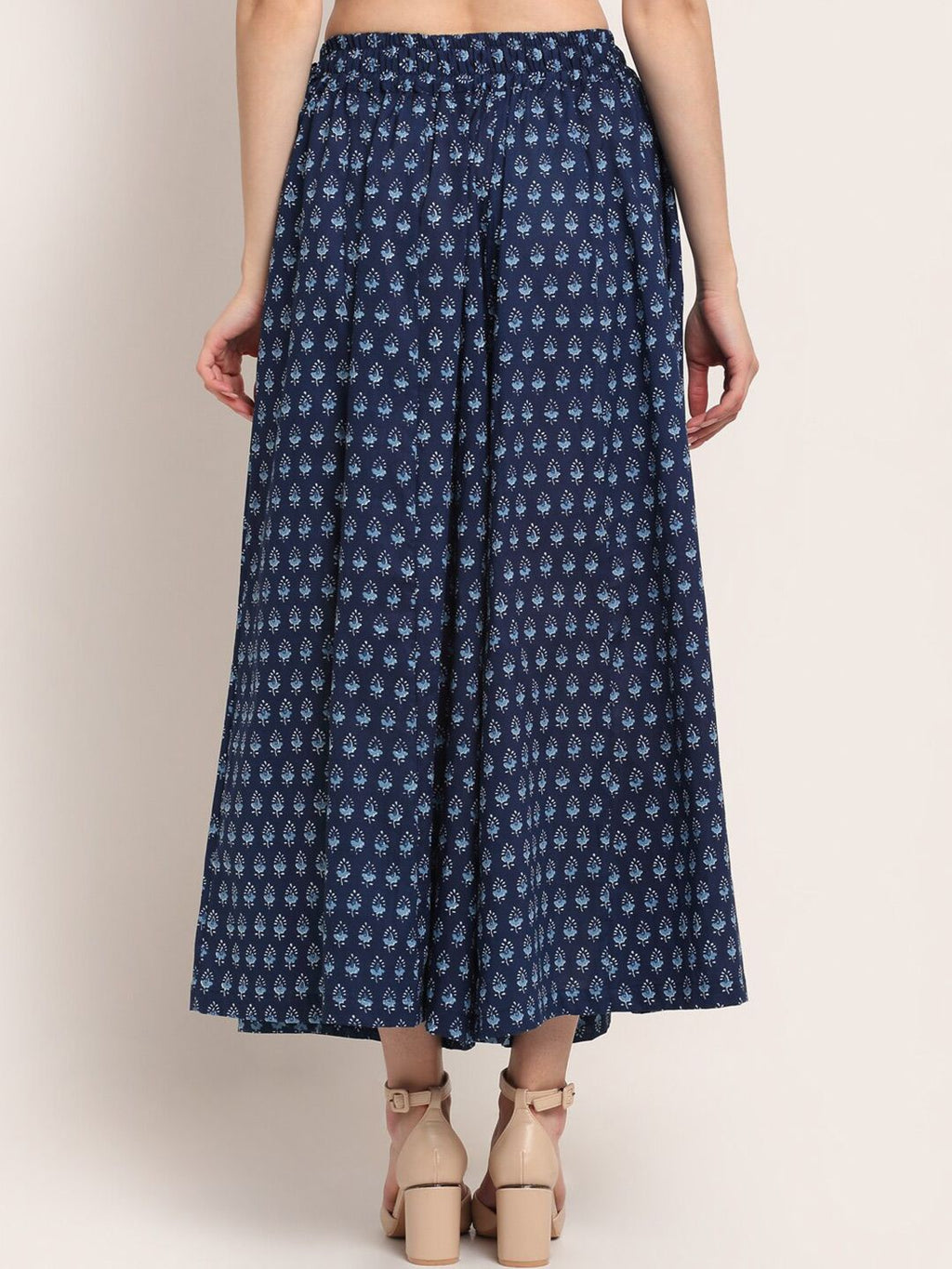 TAG 7 Women Navy Blue Printed Flared Palazzos | Grocsy