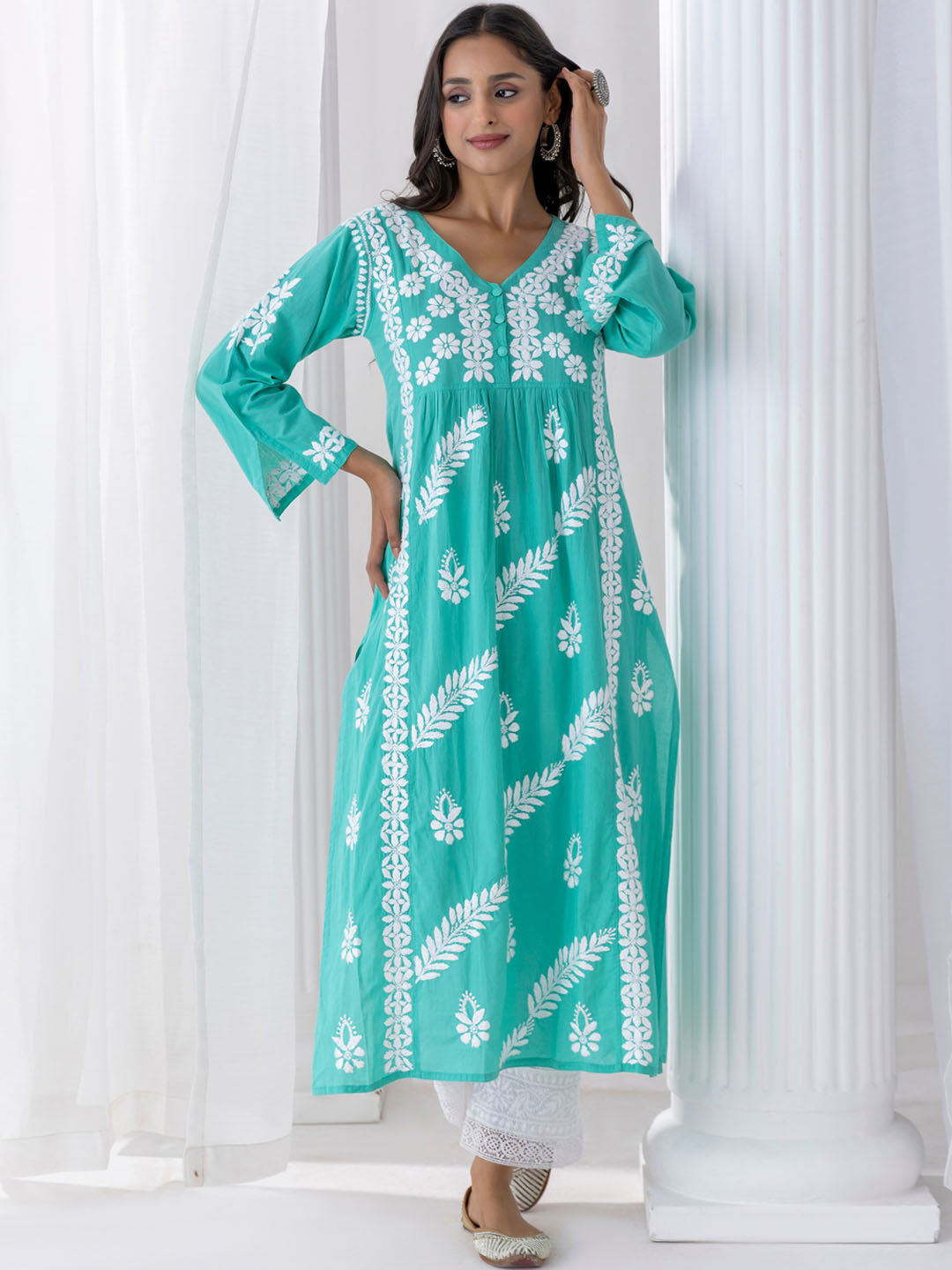 HOUSE OF KARI Floral Embroidered Chikankari Cotton A-Line Kurta | Grocsy