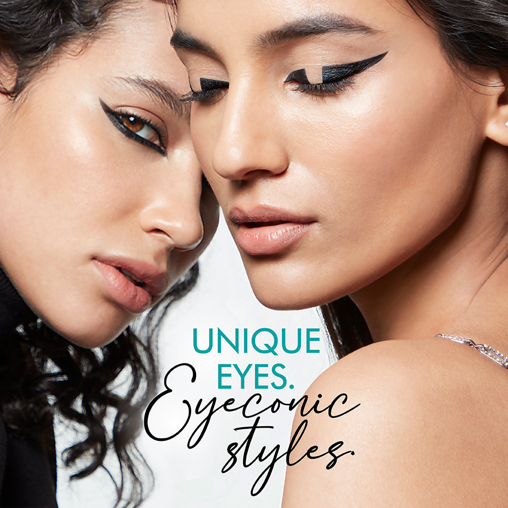 Lakme Eyeconic Pro Brush Liner Black | Grocsy