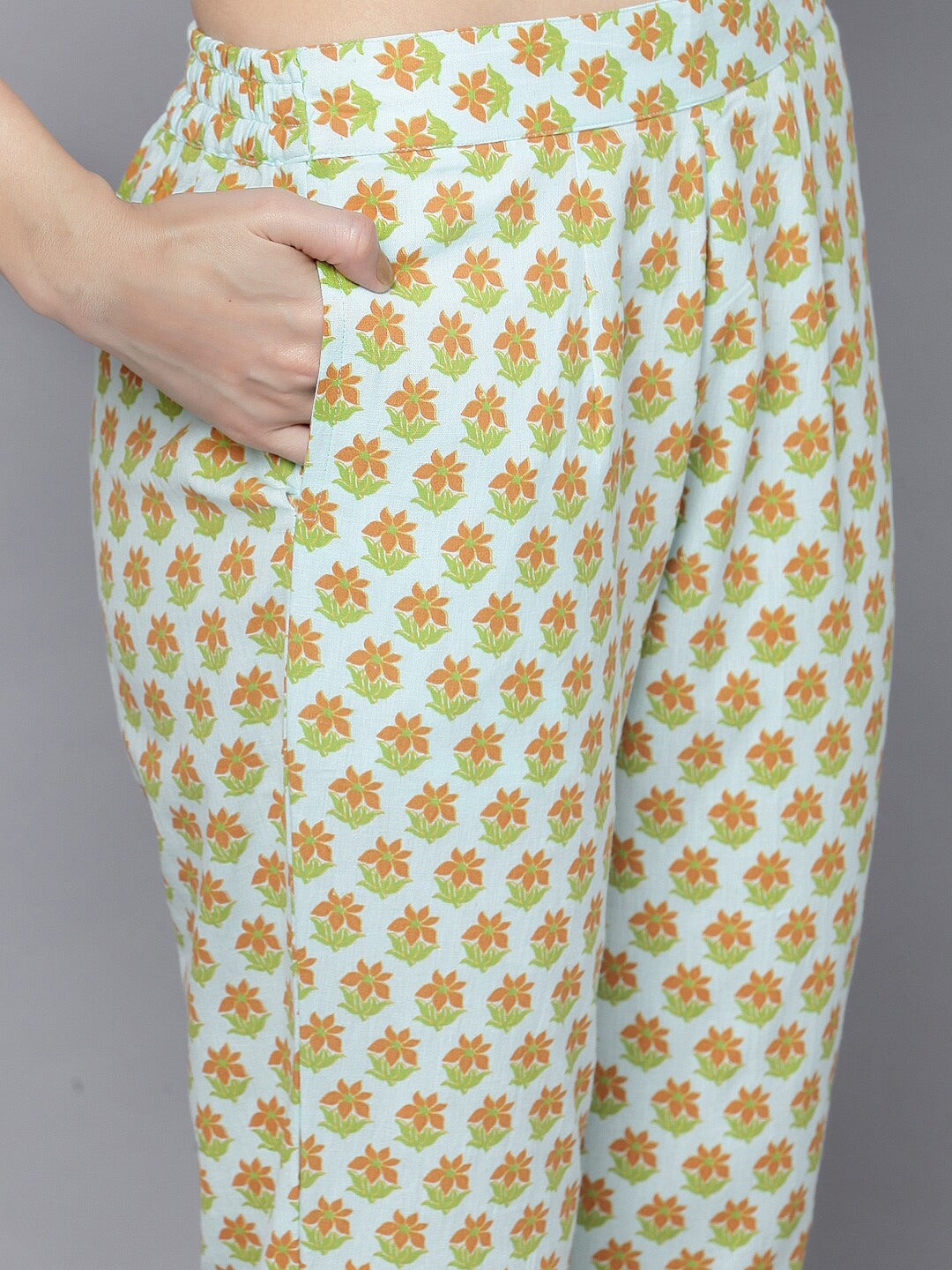 HERE&NOW Women Green Floral Printed Kurta with Trousers | Grocsy