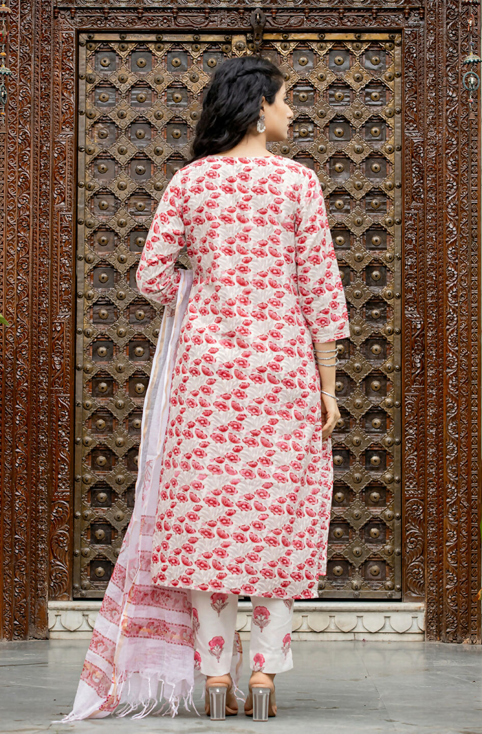 Kaajh Women's Pink Floral Cotton Handblock Salwar Suit Set | Grocsy
