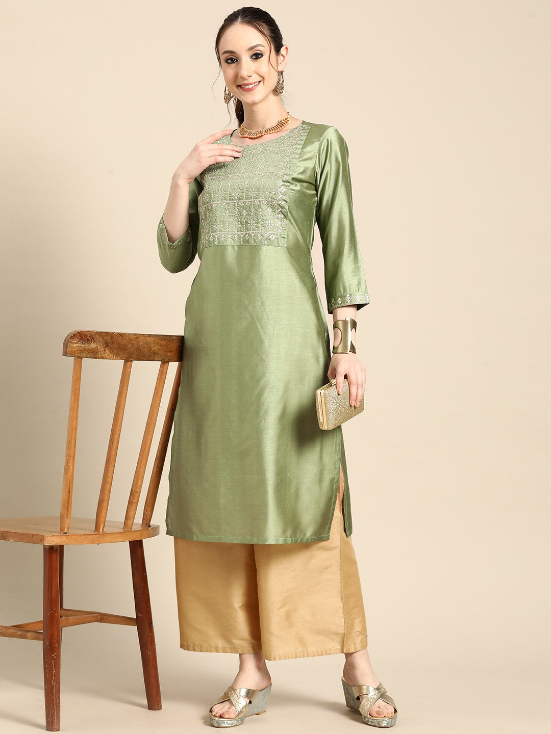 Sangria Women Floral Embroidered Thread Work Pastels Kurta | Grocsy