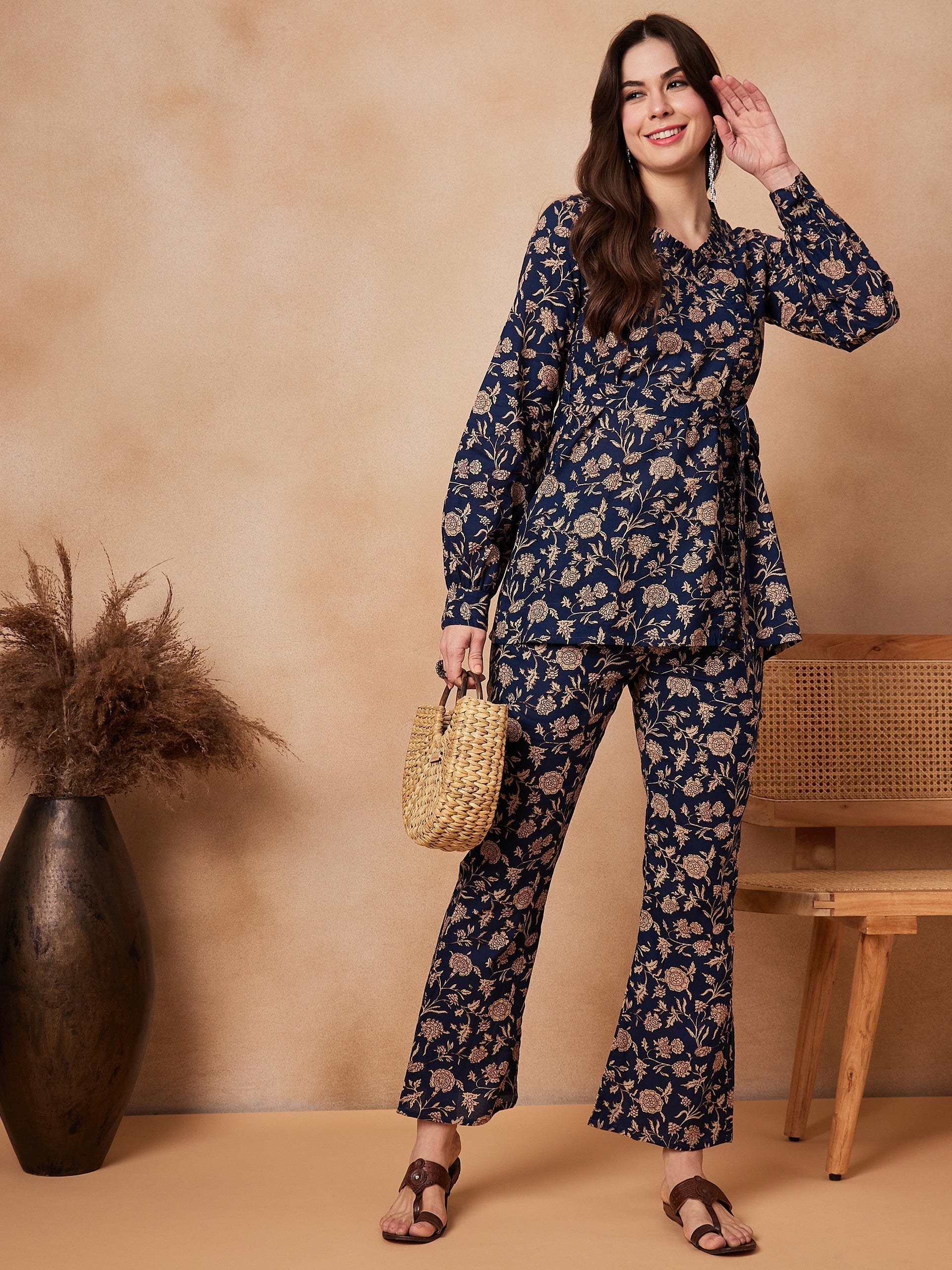 InWeave Navy Beige Co Ord Set | Grocsy