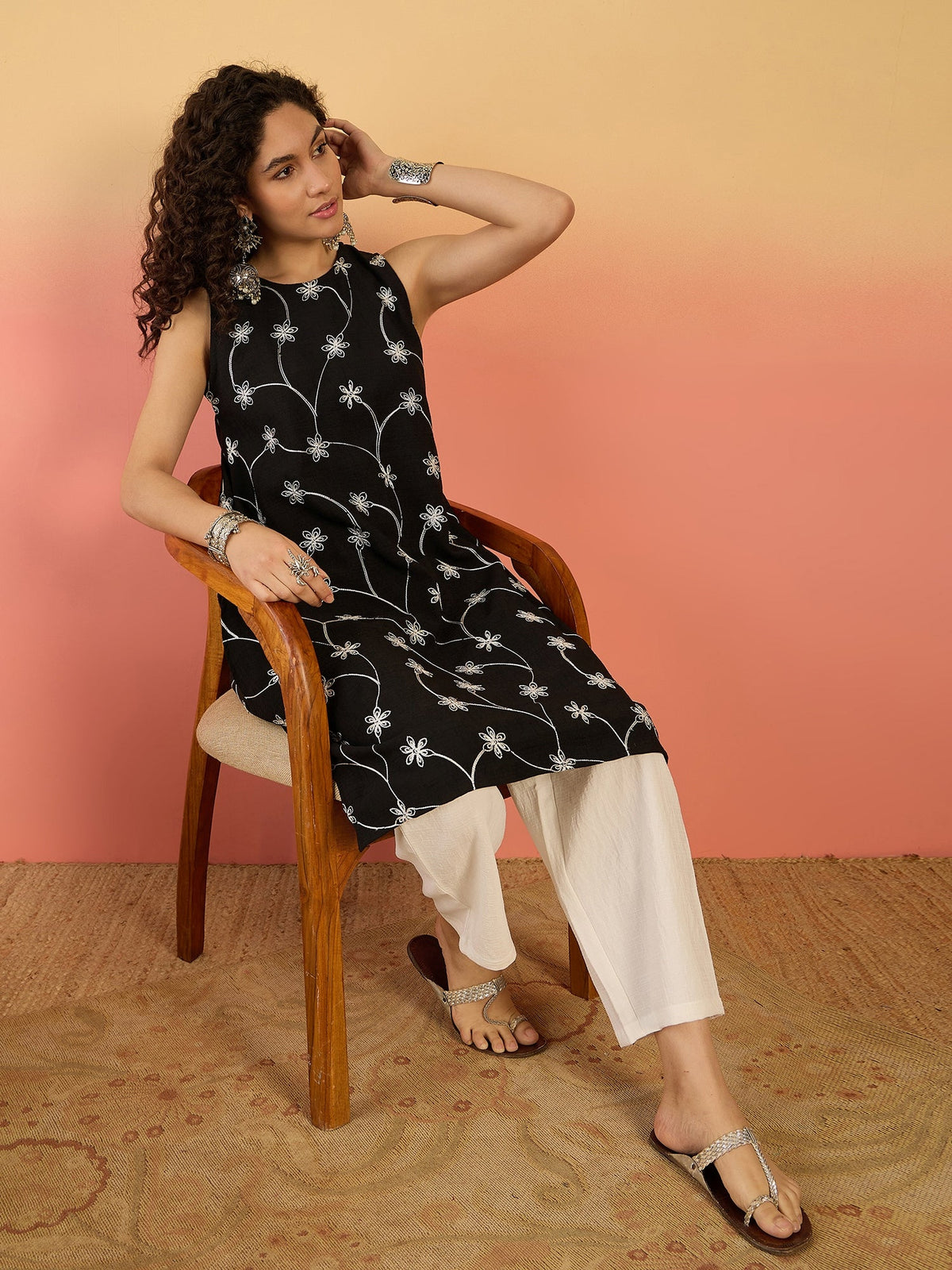 InWeave Black Embroidery R Neck White Set | Grocsy
