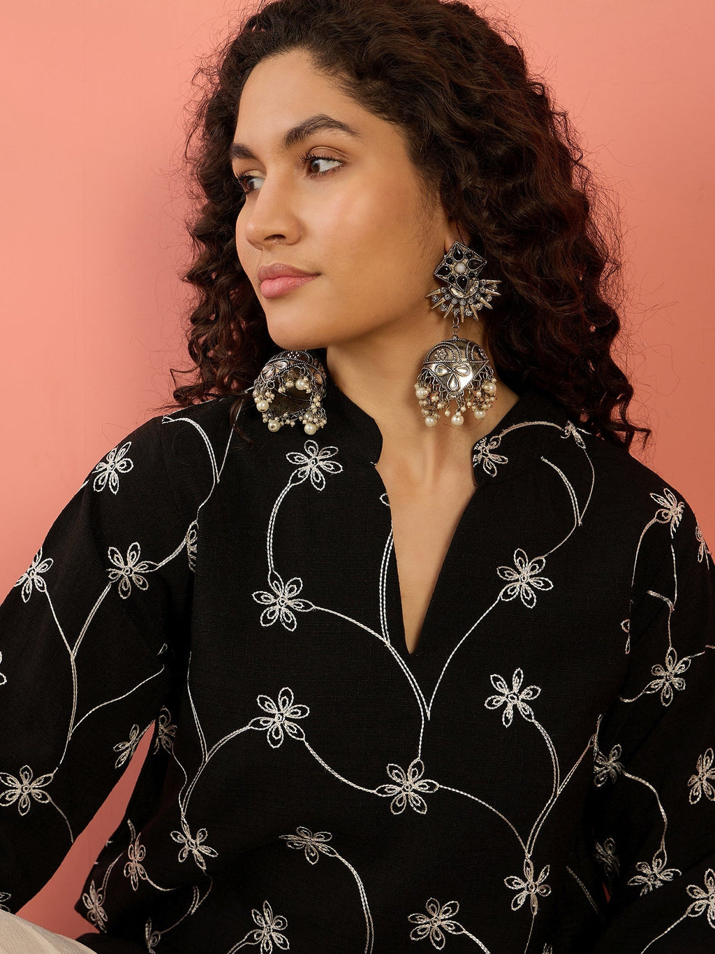 InWeave Black Embroidery Mandarin White Set | Grocsy