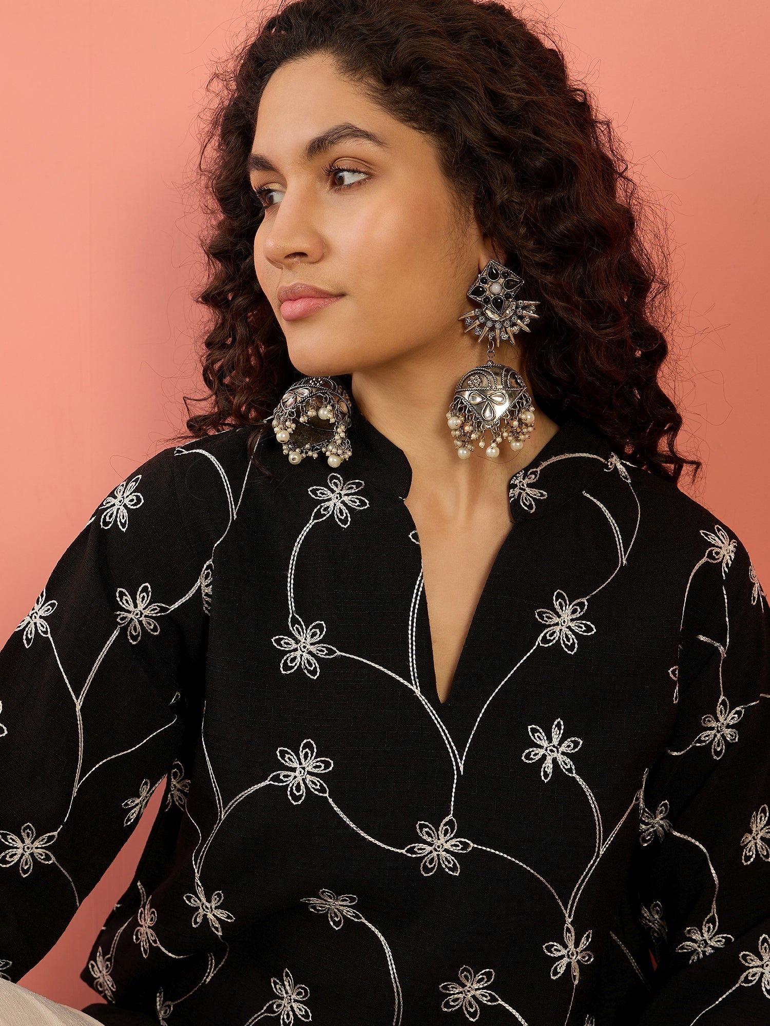 InWeave Black Embroidery Mandarin White Set | Grocsy