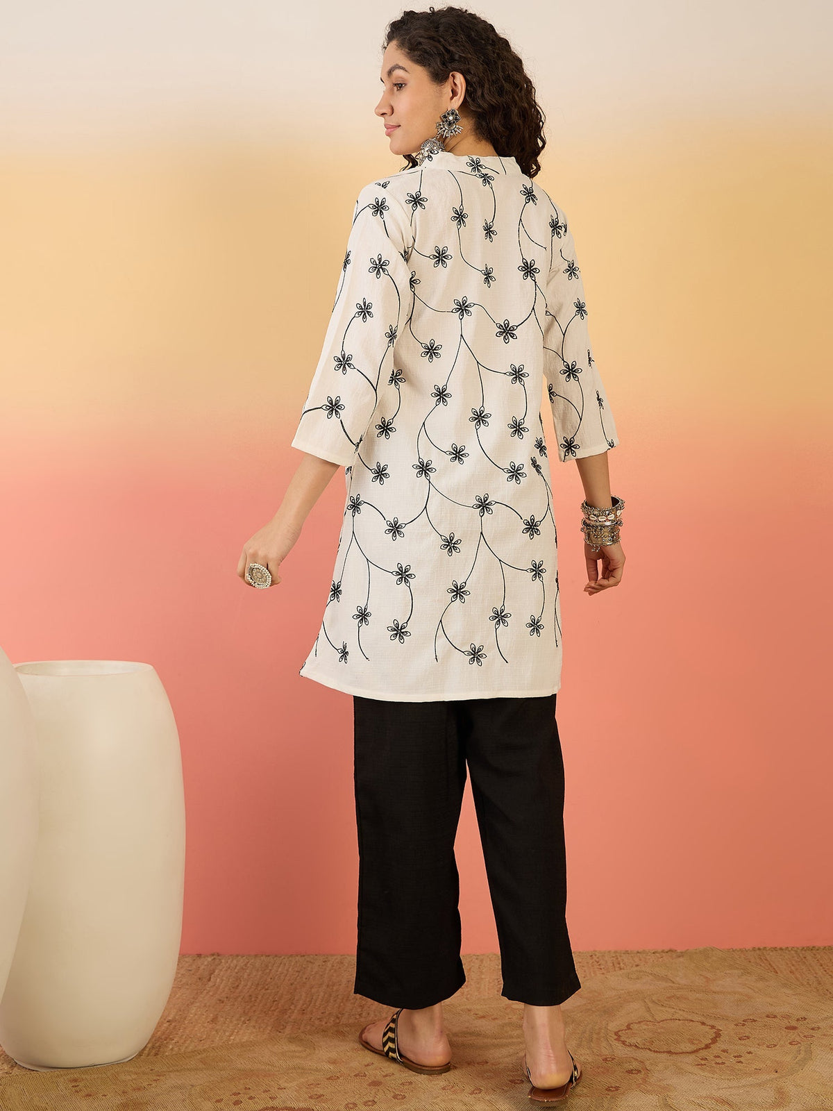 InWeave White Embroidery Mandarin Black Set | Grocsy