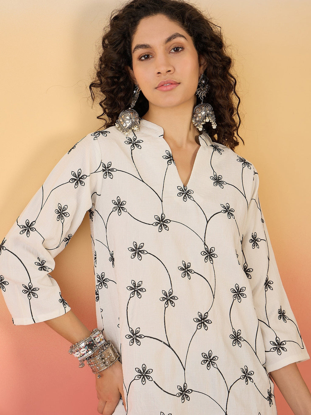 InWeave White Embroidery Mandarin Black Set | Grocsy