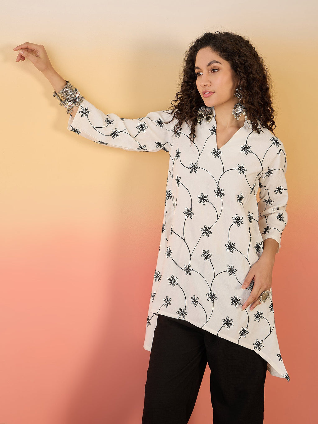 InWeave White Embroidery Mandarin Black Set | Grocsy