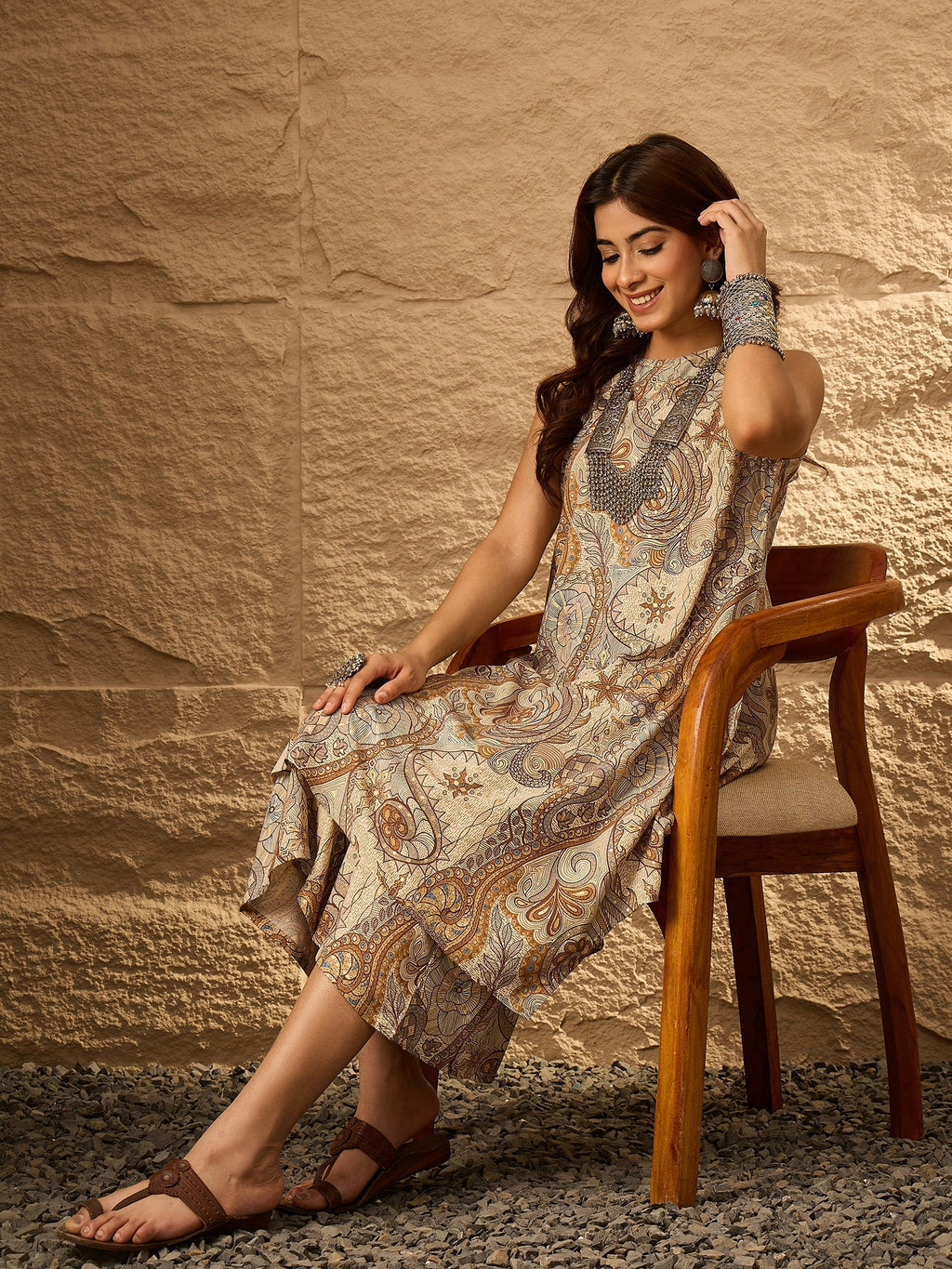 InWeave Beige Paisley Flower R Neck Kurta Set | Grocsy