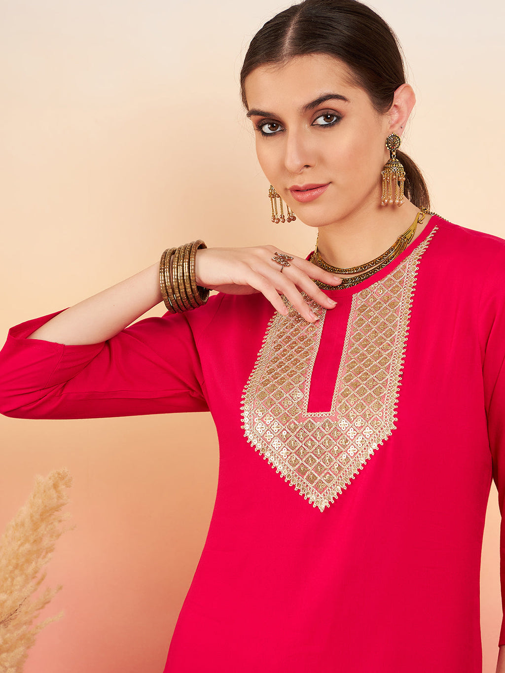 InWeave Women's Fuschia Sequance Patch Work Kurta Set | Grocsy