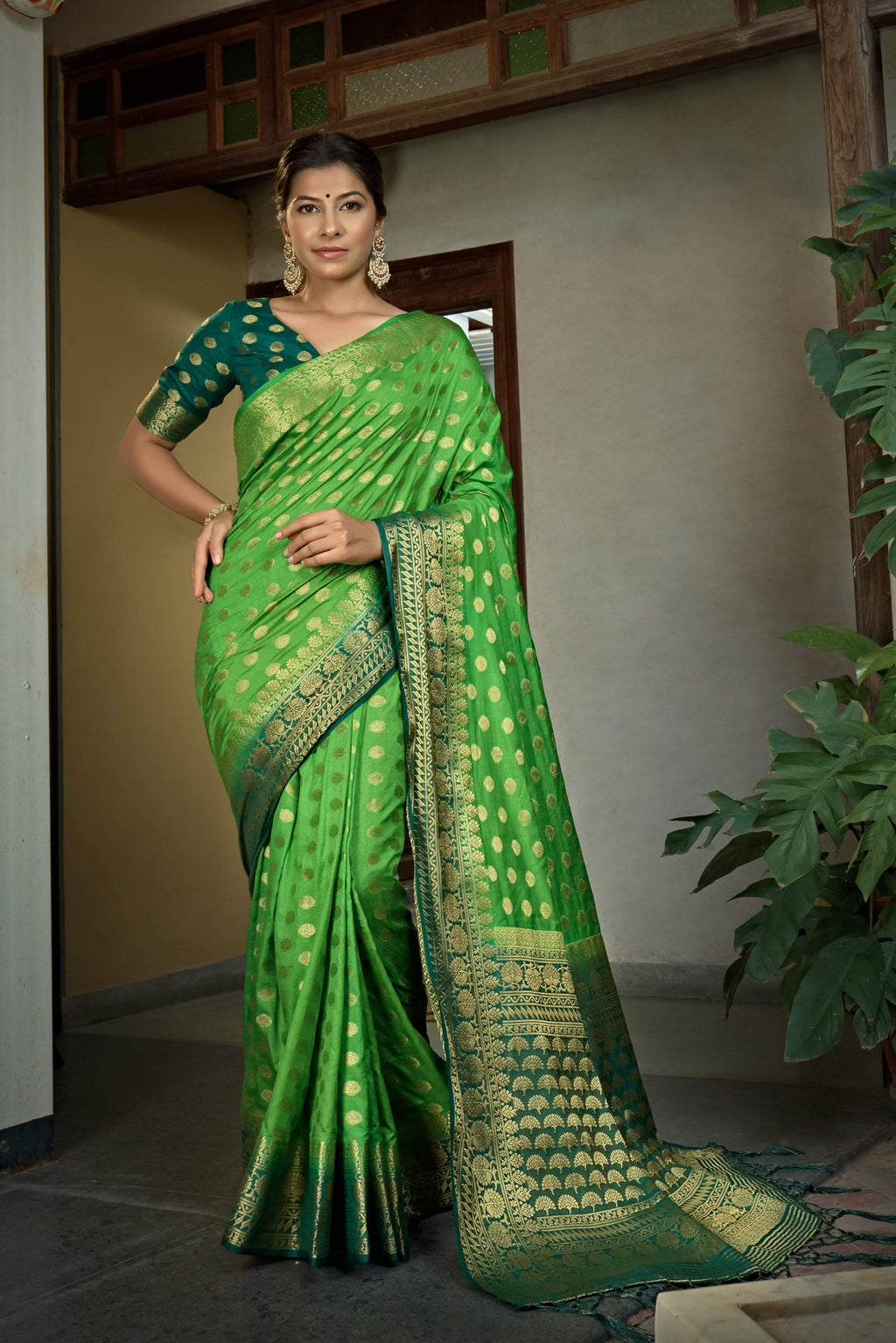 Vardha Emerald Green Banarasi Raw Silk Saree | Grocsy