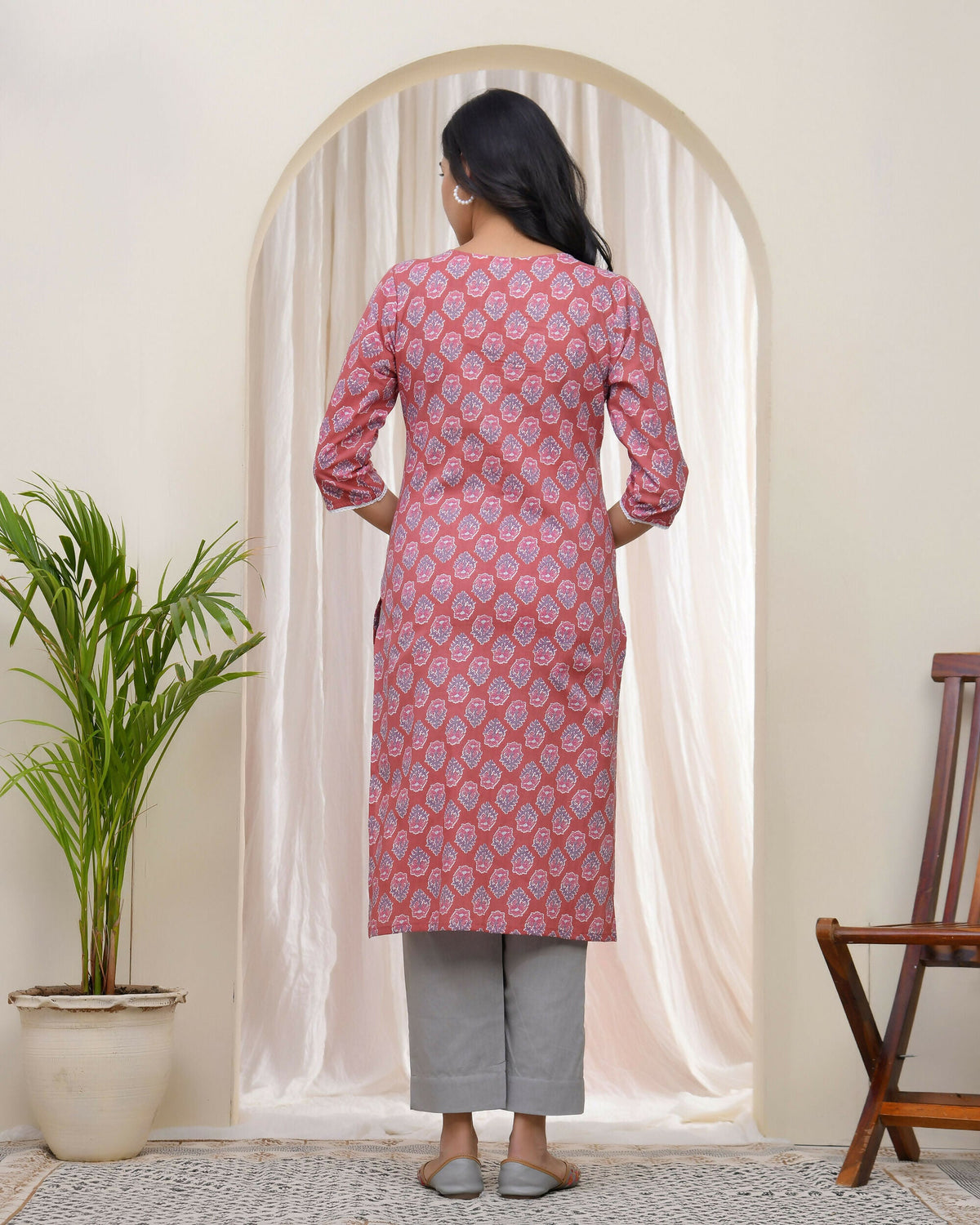 Vaasva Women Pink Cotton Printed Straight Kurti With Pant | Grocsy