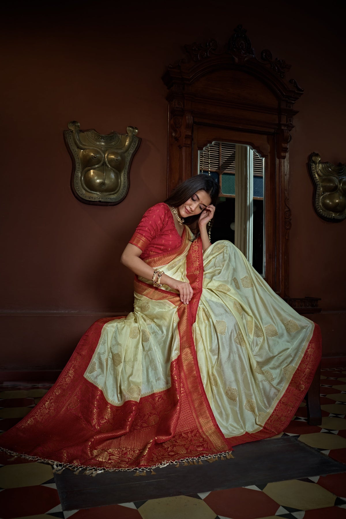 Vardha Parchment White Golden Zari Banarasi Satin Silk Saree | Grocsy