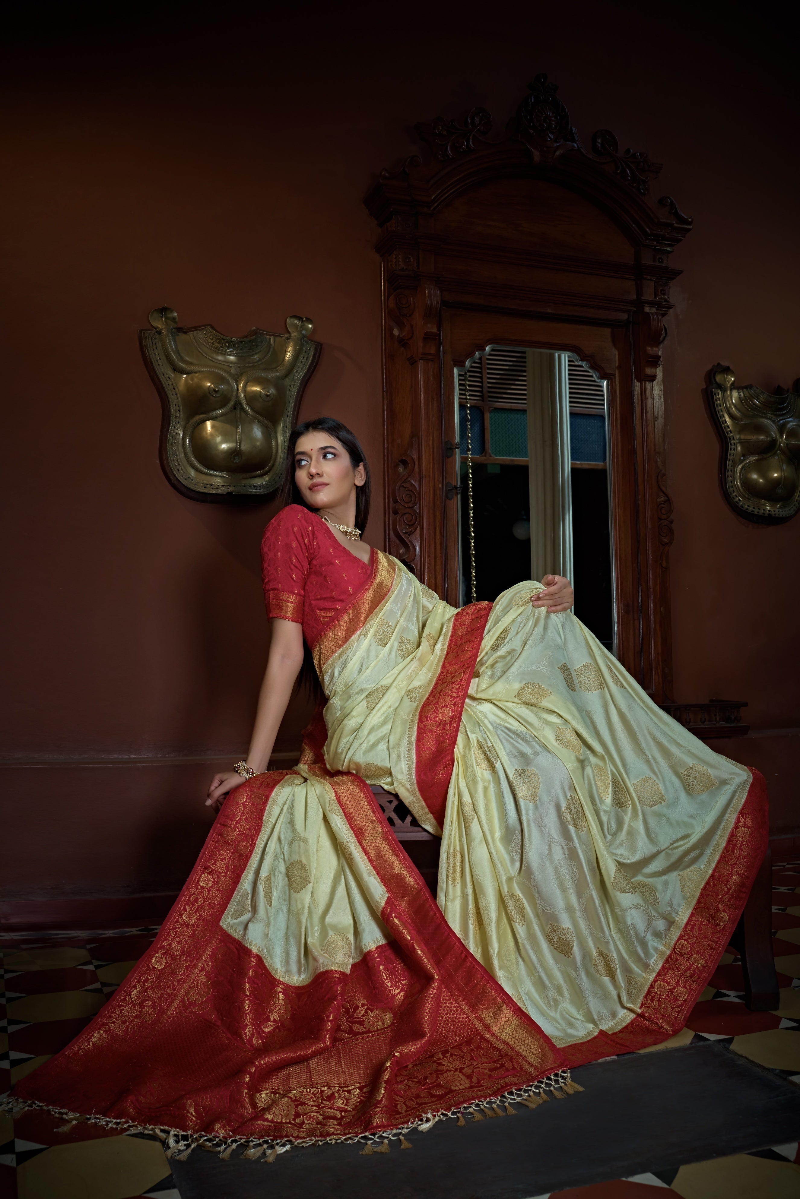 Vardha Parchment White Golden Zari Banarasi Satin Silk Saree | Grocsy