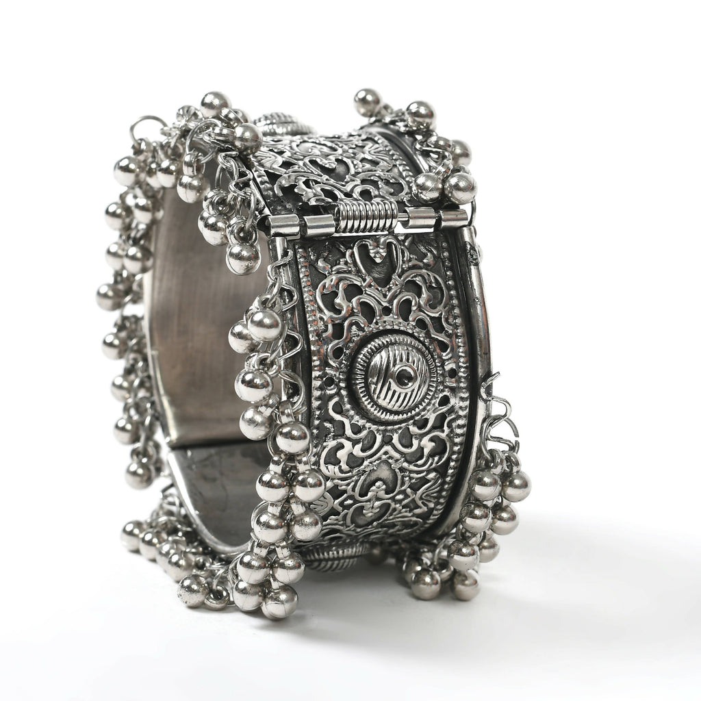 Mominos Fashion Joharkamal Oxidised Silver-Plated Ghungroo Handcraft Bracelet - Design 022