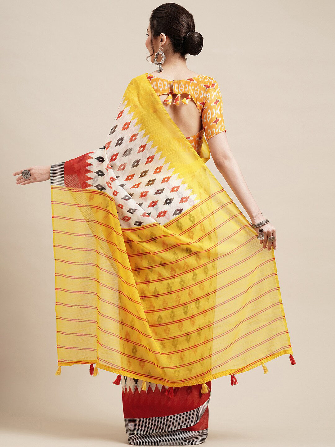 Saree Mall Off White & Red Pure Cotton Saree | Grocsy