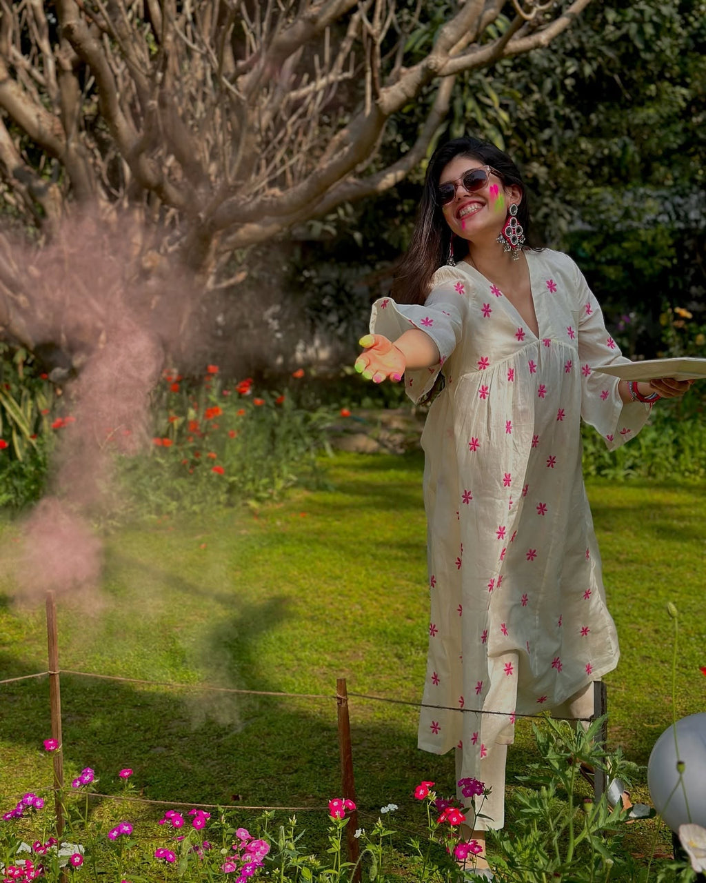 trueBrowns Off-White Cotton Floral Embroidered Flared Kurta Set | Grocsy