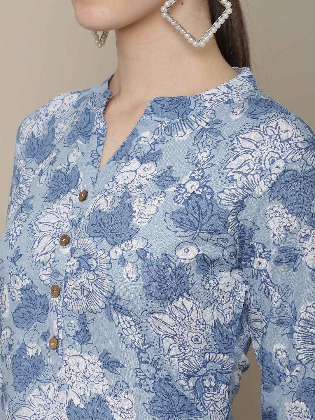Sangria Women Blue & White Cotton Floral Printed Kurta | Grocsy