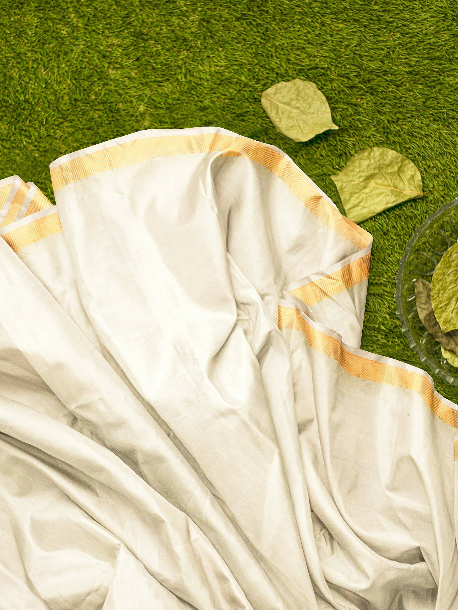 Mimosa Women's Off White Linen Blend Kasavu Saree | Grocsy