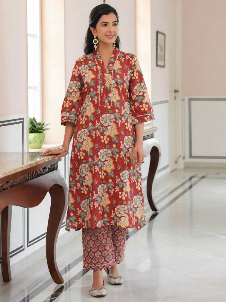 Aramya Straight Kantha Cotton Floral Print Women's Kurta - Red | Grocsy