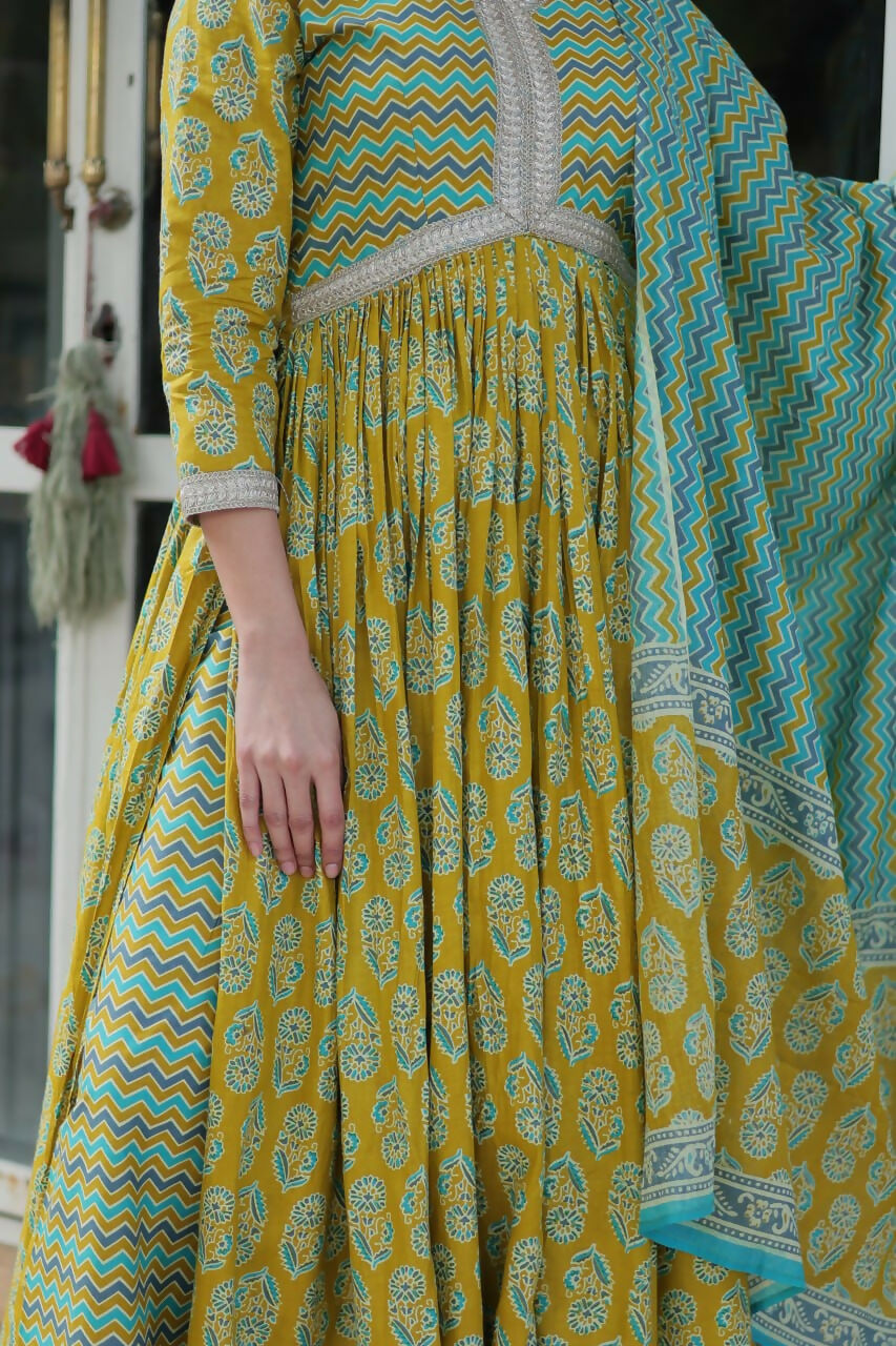 Vastranavya Lime Green Pure Cotton Printed Top with Pant & Dupatta Set | Grocsy