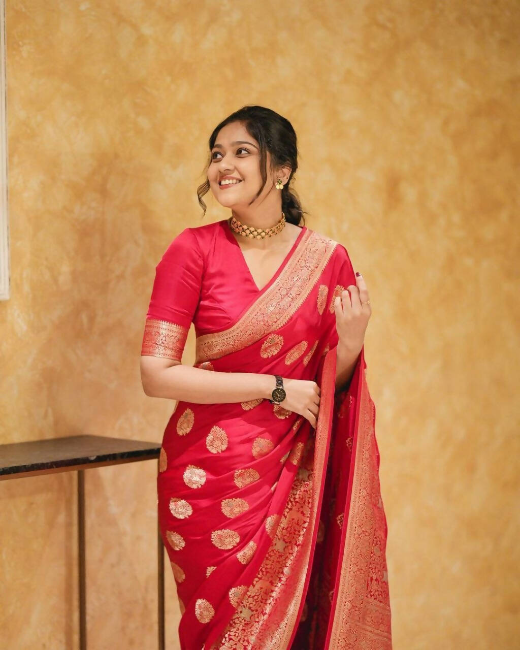 DEIANA'S Beautiful Designer Golden zari Soft Lichi Silk Saree - Red | Grocsy