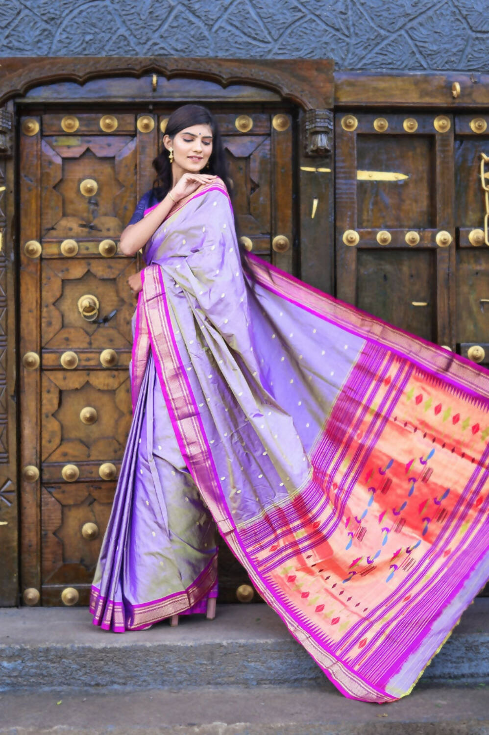 Very Much Indian Pure Silk Handloom Paithani -Dual Tone Lavender With Purplish Pink | Grocsy