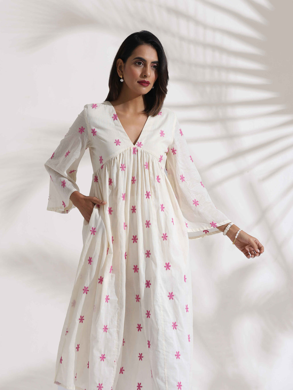 trueBrowns Off-White Cotton Floral Embroidered Flared Kurta Set | Grocsy