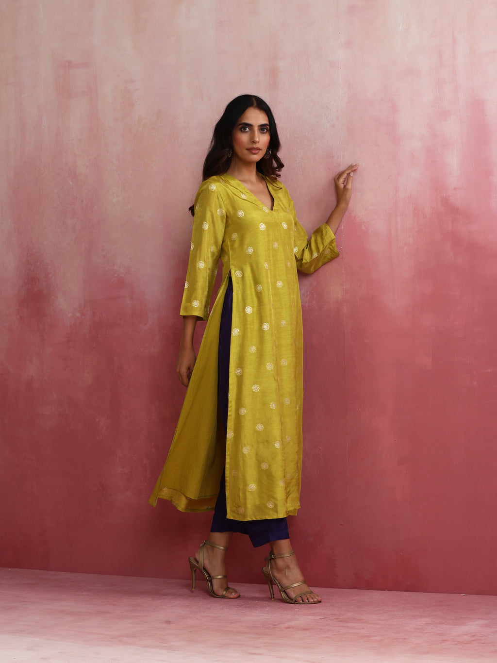 trueBrowns Lime Viscose Silk Kurta Set | Grocsy