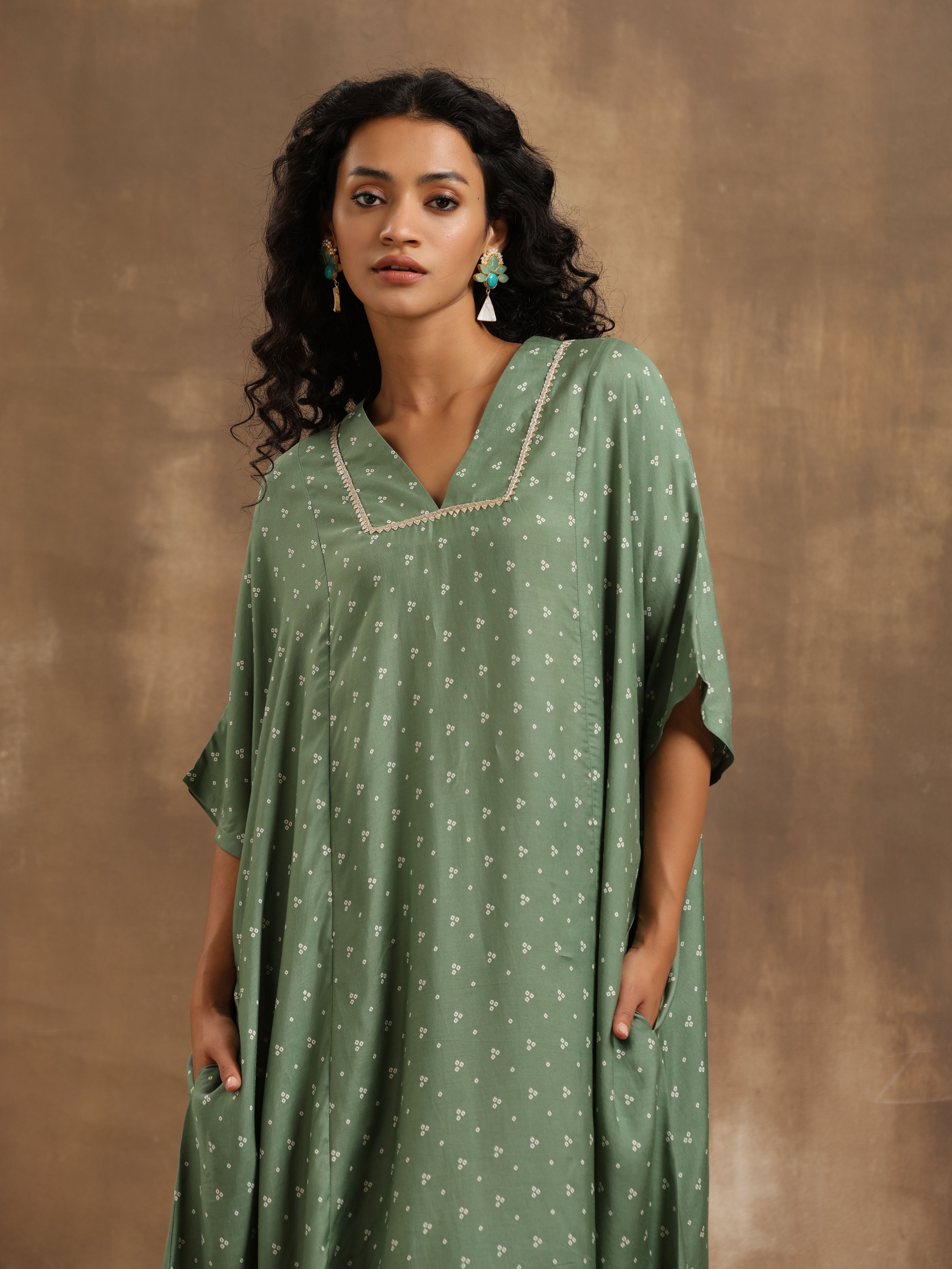 trueBrowns Light Green Bandhani Printed Silk Oversized Kurta Pant Set | Grocsy