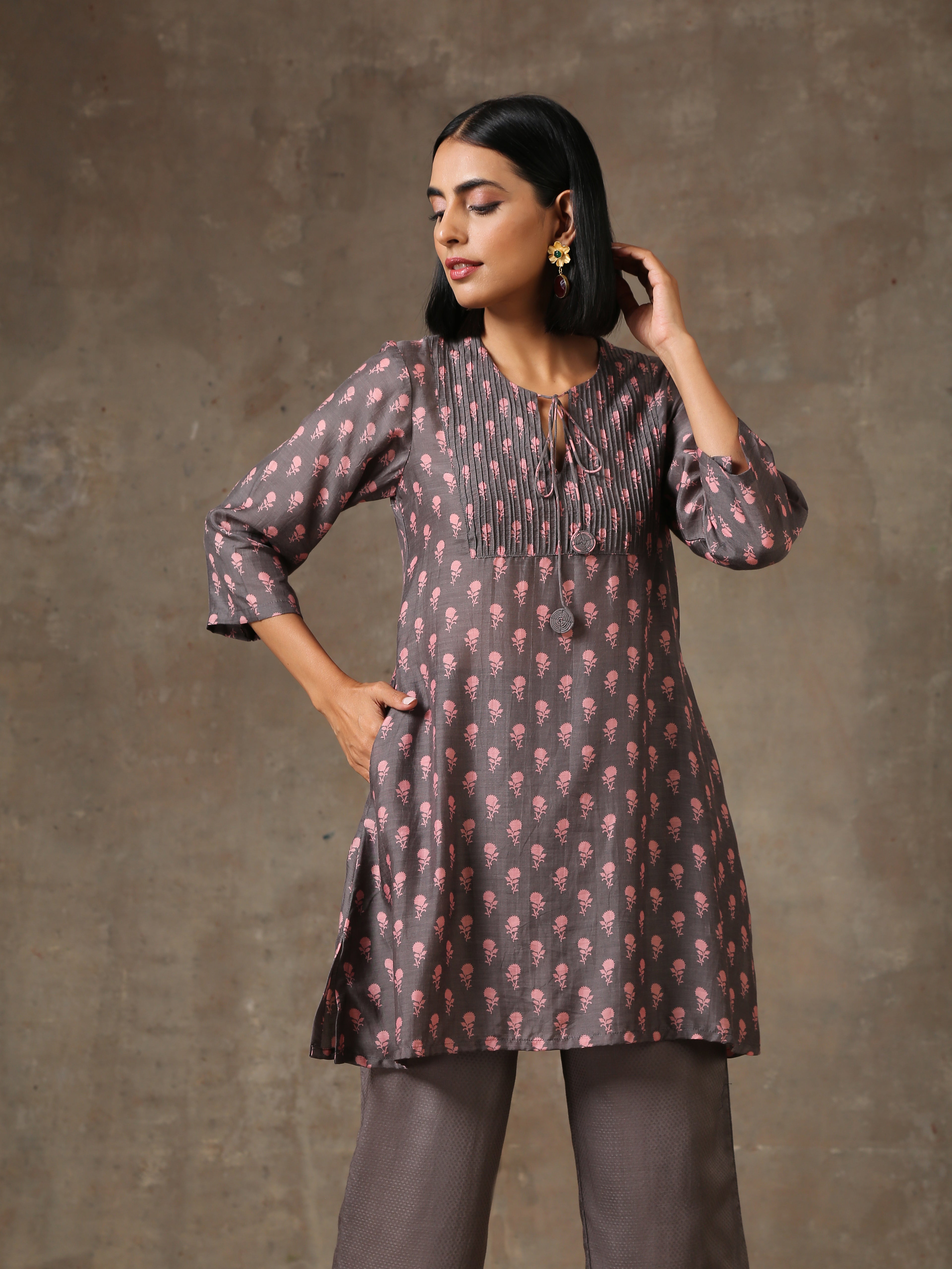 trueBrowns Grey Pink Floral Printed Silk Co-Ord Set | Grocsy
