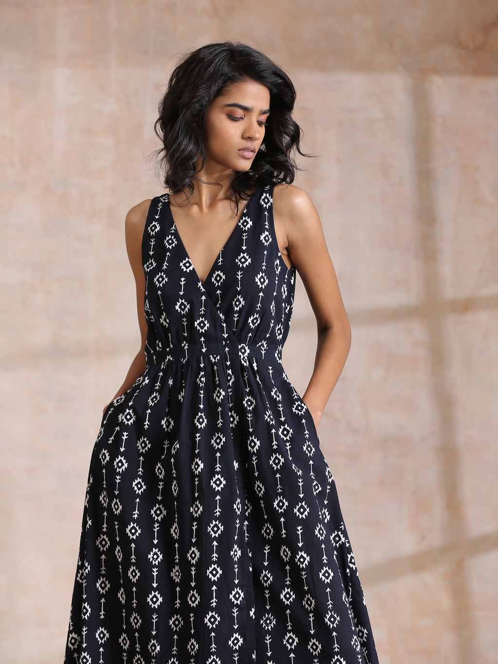 trueBrowns Black White Geometric Print Cotton Sleeveless Wrap Dress | Grocsy