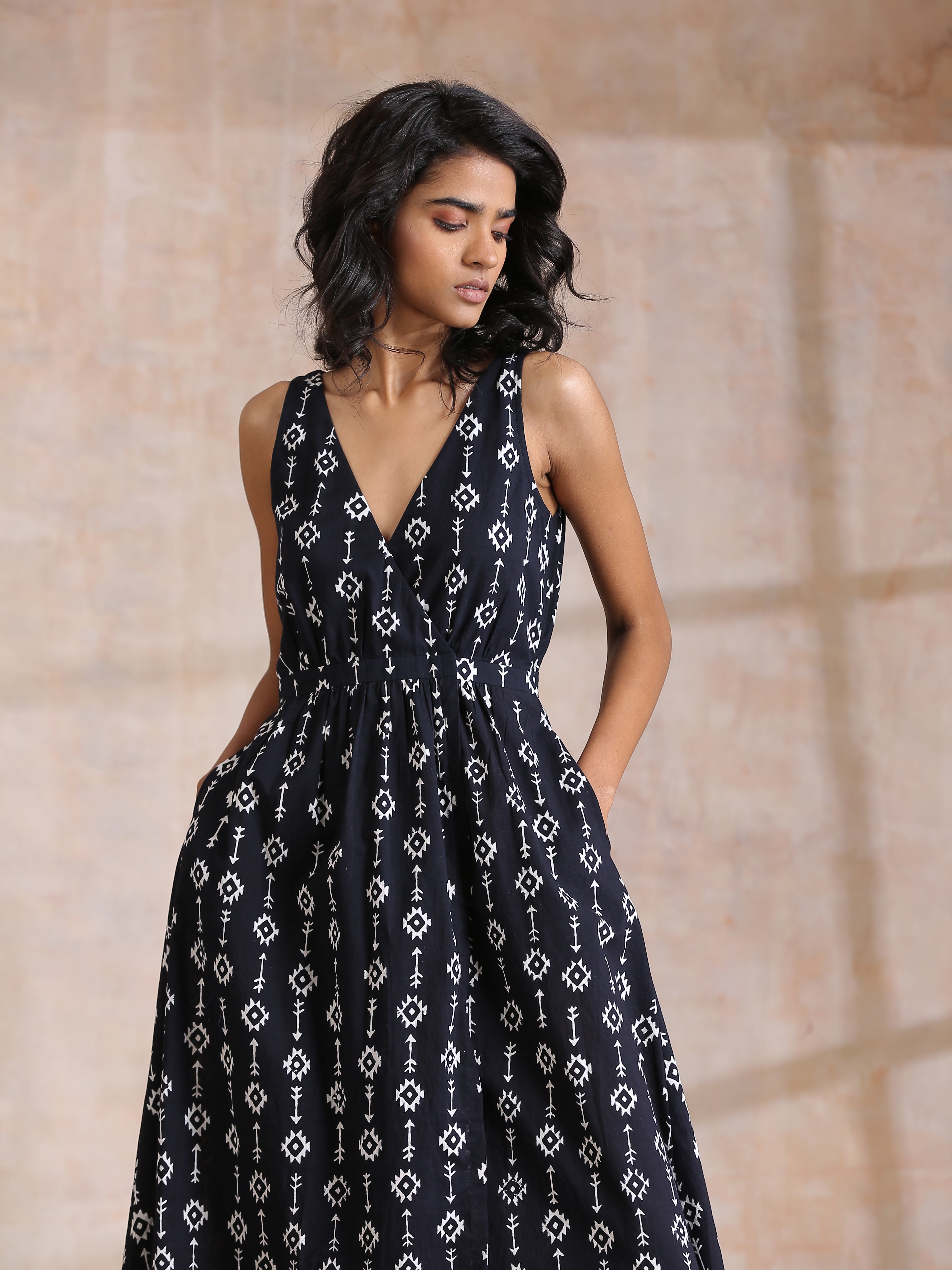 trueBrowns Black White Geometric Print Cotton Sleeveless Wrap Dress | Grocsy