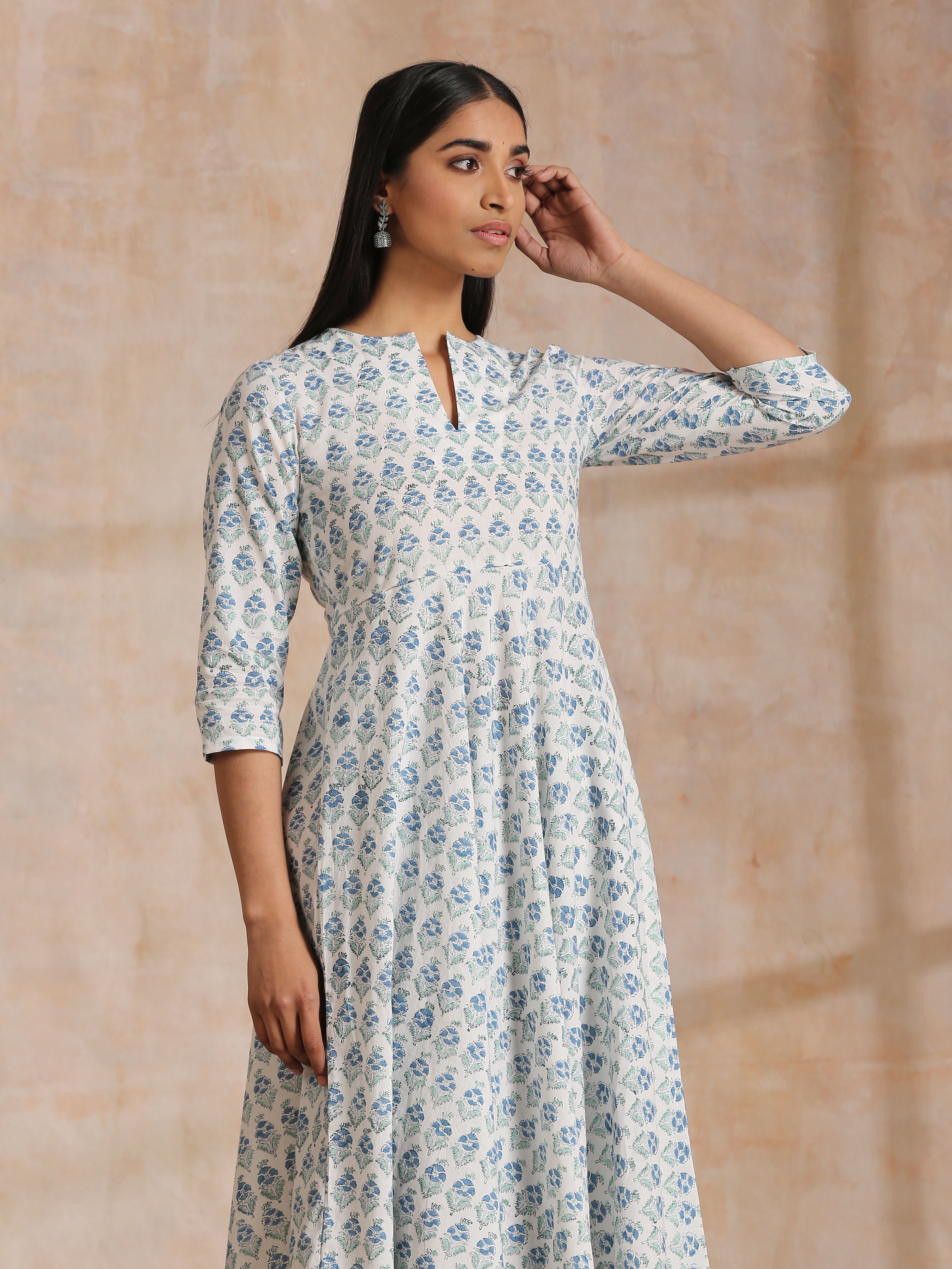 trueBrowns White With Blue Green Buta Print Cotton Flared Kurta Pant Set | Grocsy