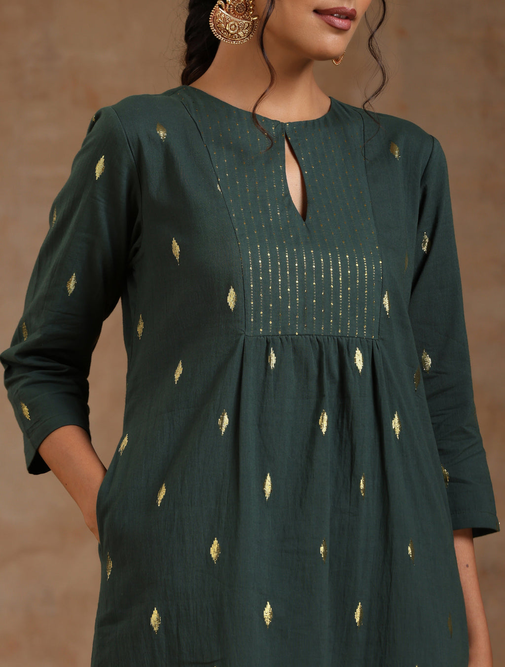 trueBrowns Dark Green Gold Cotton Yoke Kurta Set | Grocsy