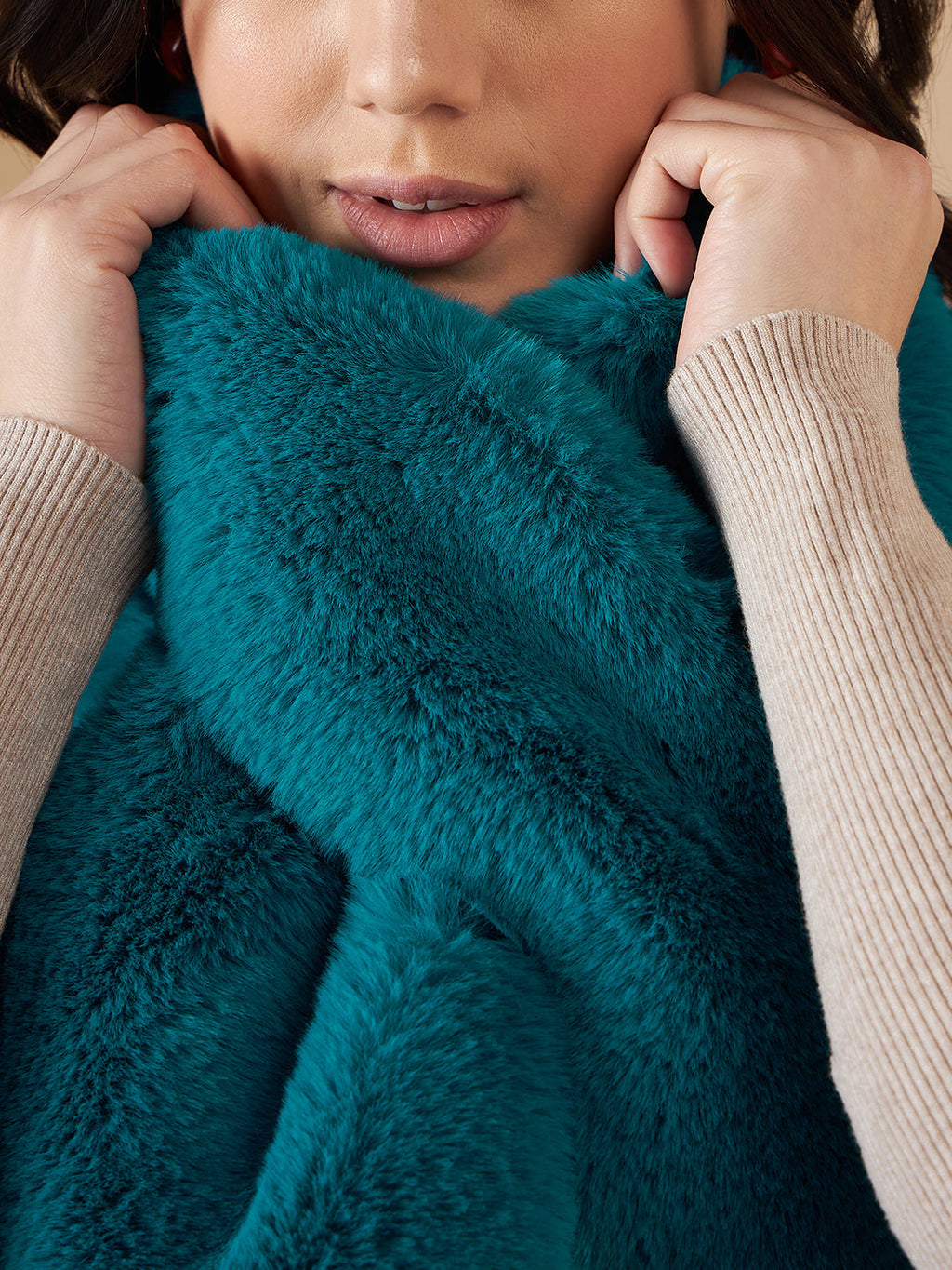 InWeave Women's Cyan Blue Faux Fur Neck Warmer | Grocsy