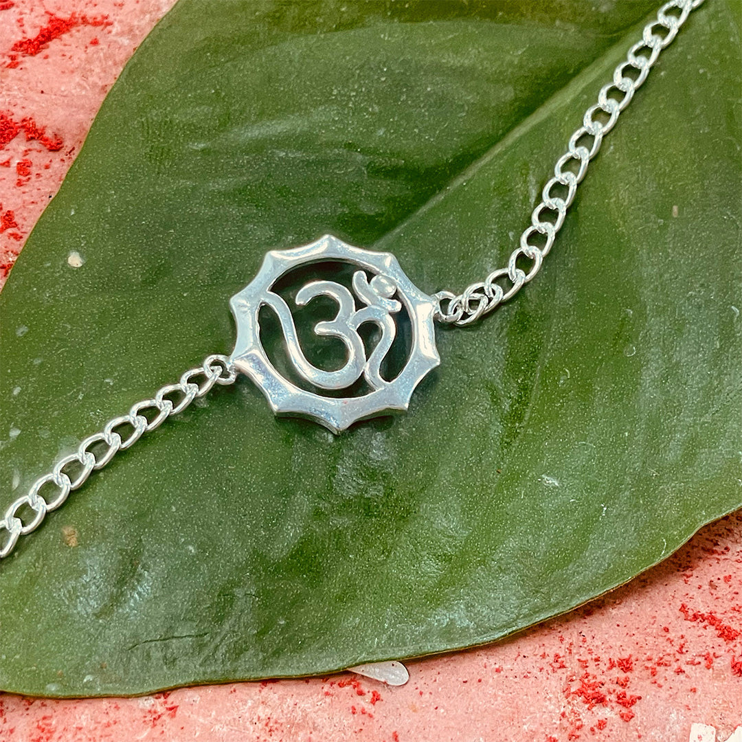 trueBrowns 925 Sterling Silver Embossed Om Silver Chain Rakhi | Grocsy