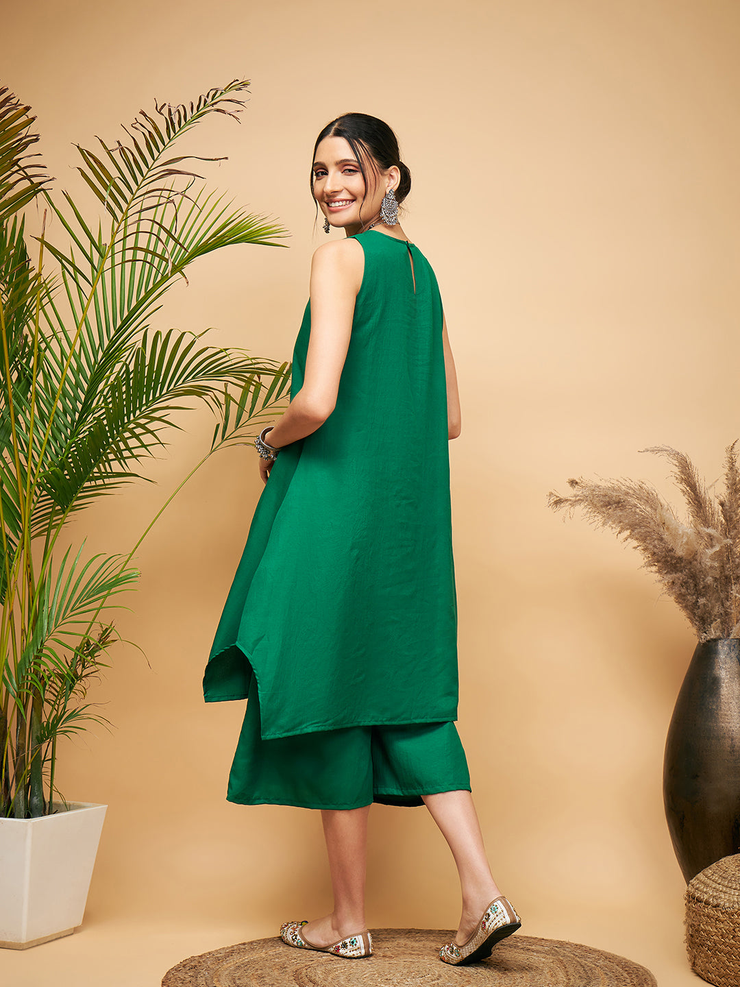 InWeave Women's Forest Green Short Kurta Palazzo Set | Grocsy