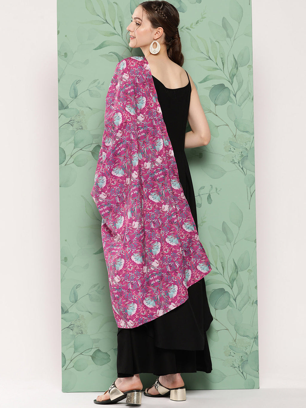InWeave Women's Black Strappy Set W Magenta Camelia Cr Dupatta | Grocsy
