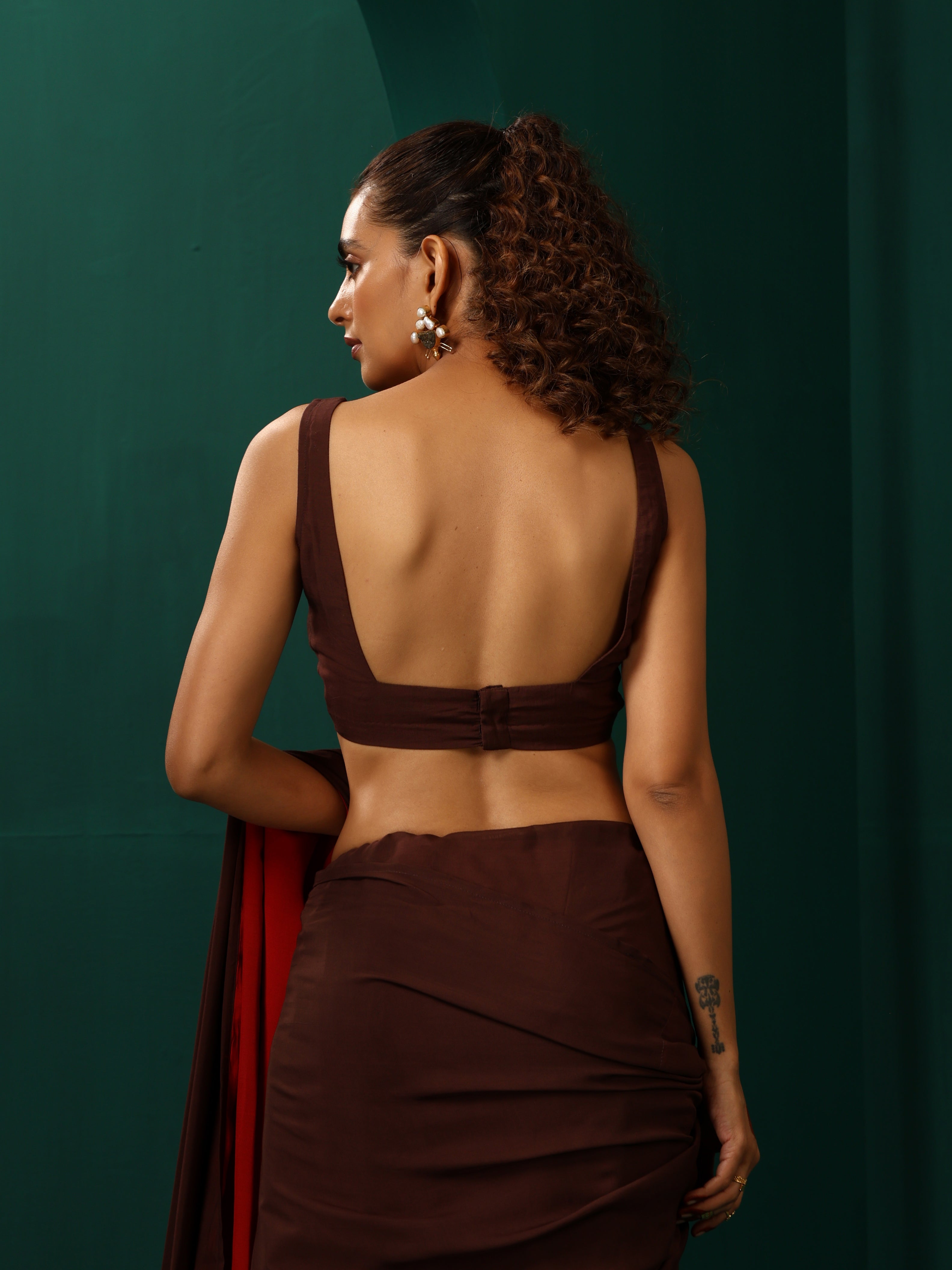 trueBrowns Cola Muslin Silk Scoop Neck Sleeveless Blouse | Grocsy