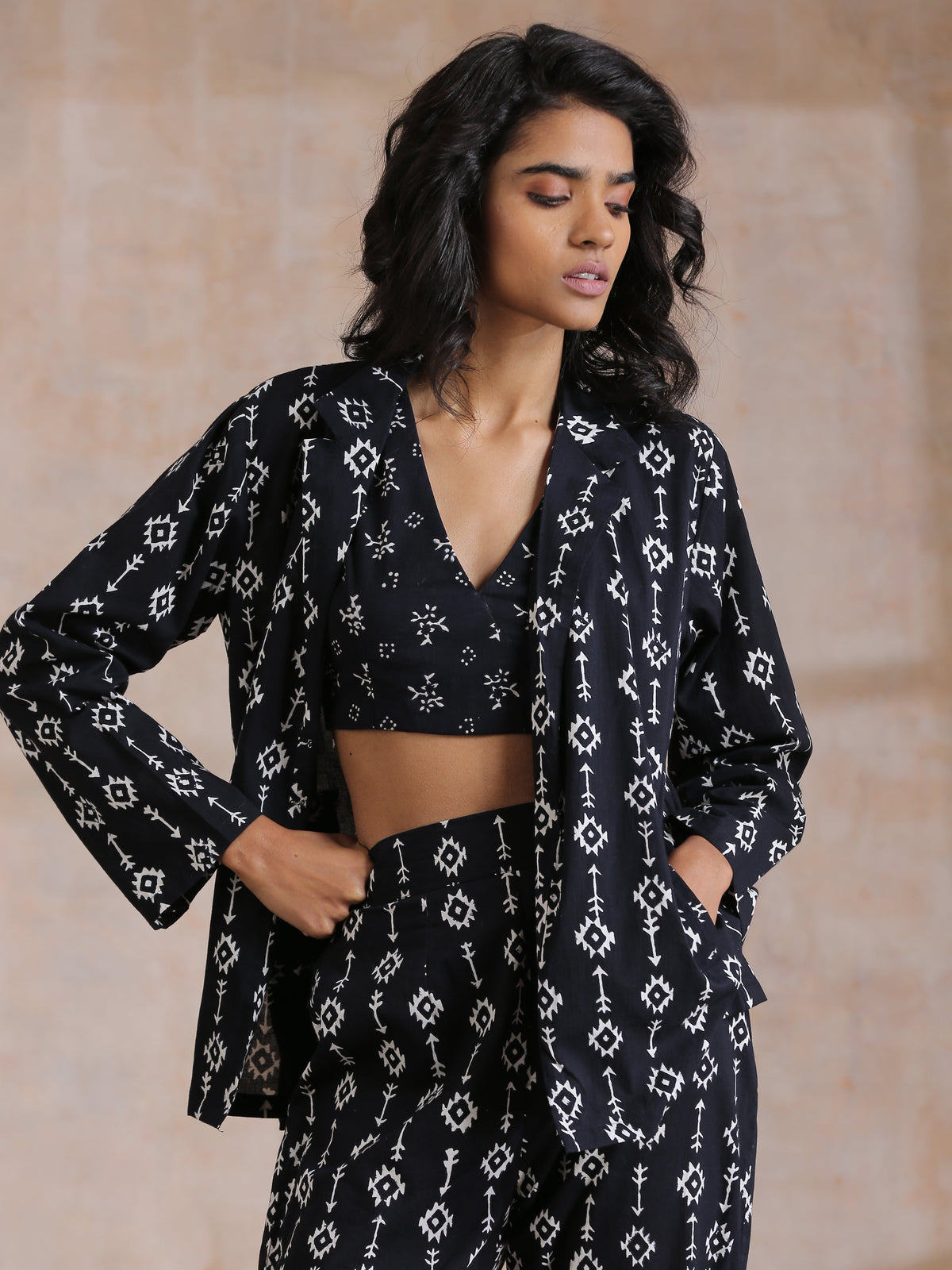 trueBrowns Black White Geometric Print Cotton Pant Suit Set | Grocsy