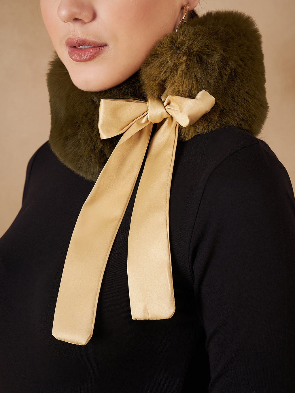 InWeave Women's Mehandi Green Fur Neckpiece | Grocsy
