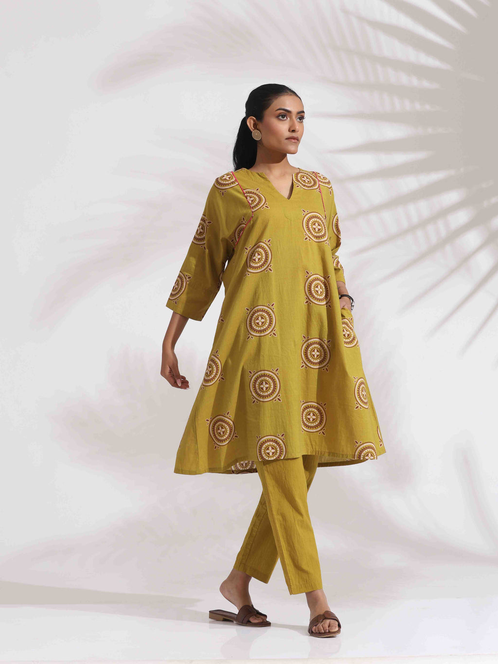 trueBrowns Green Cotton Print Kimono Sleeves Kurta Co-ord Set | Grocsy