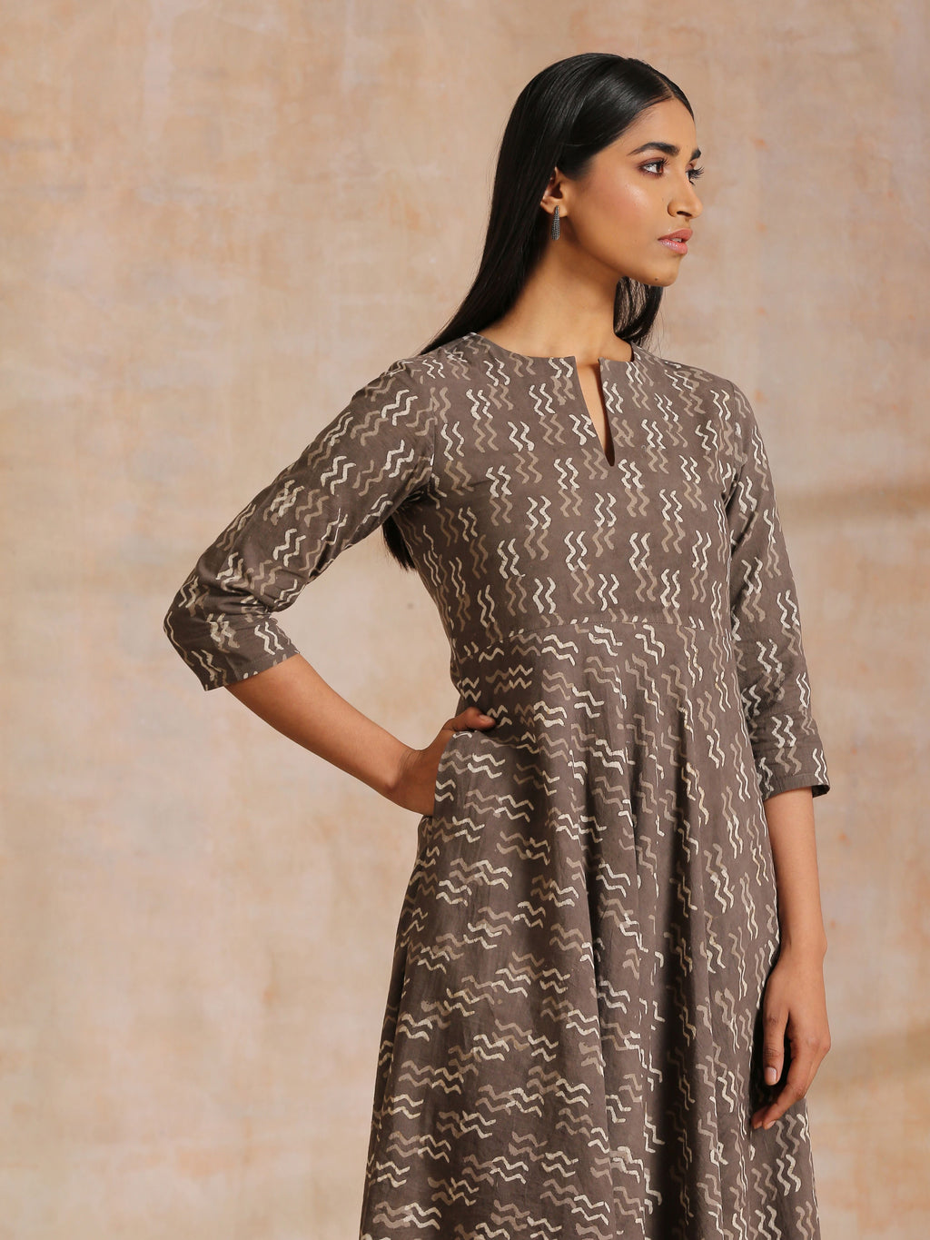 trueBrowns Clay Dabu Zig-Zag Motifs Print Cotton Flared Kurta Pant Set | Grocsy