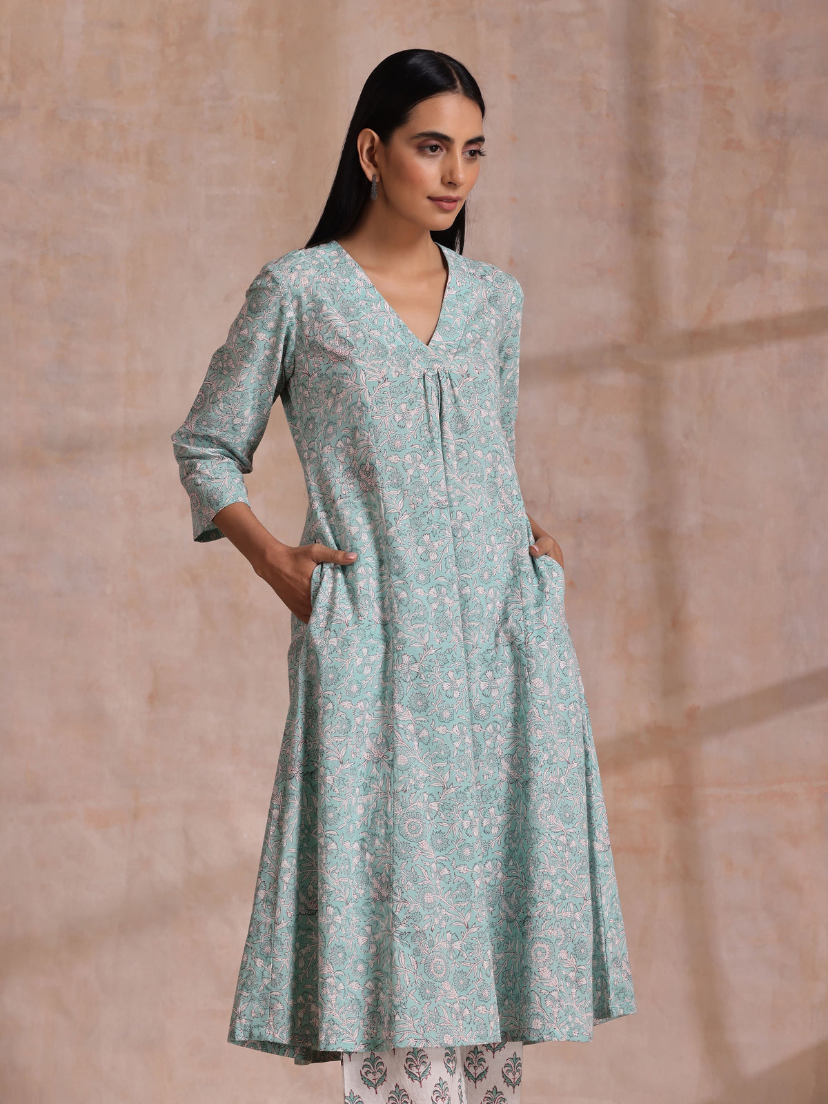 trueBrowns Tiffany Blue Floral Block Print Cotton Front Neck Gathered Kurta Pant Set | Grocsy