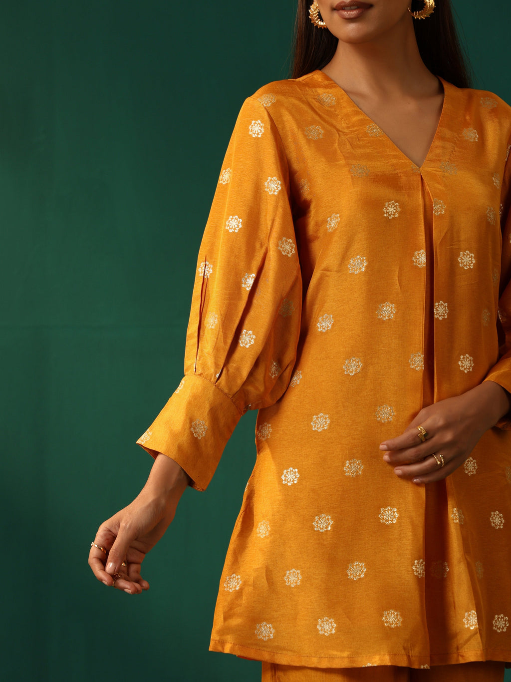 trueBrowns Mustard Geometric Floral Viscose Silk Front Pleat Co-ord Set | Grocsy