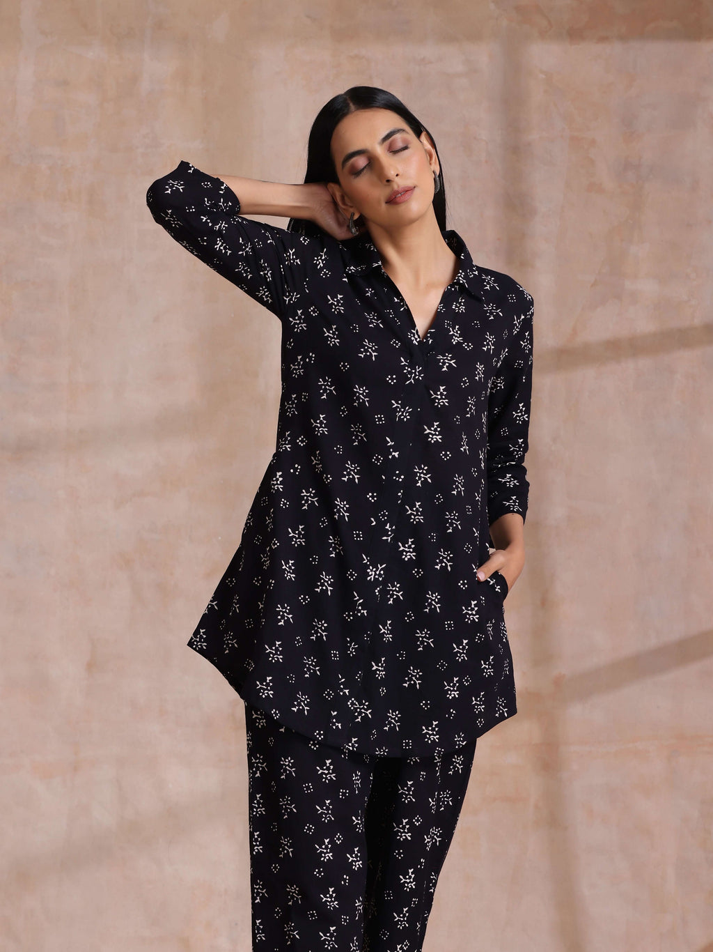 trueBrowns Black White Floral Print Cotton Collar Short Co-Ord Set | Grocsy