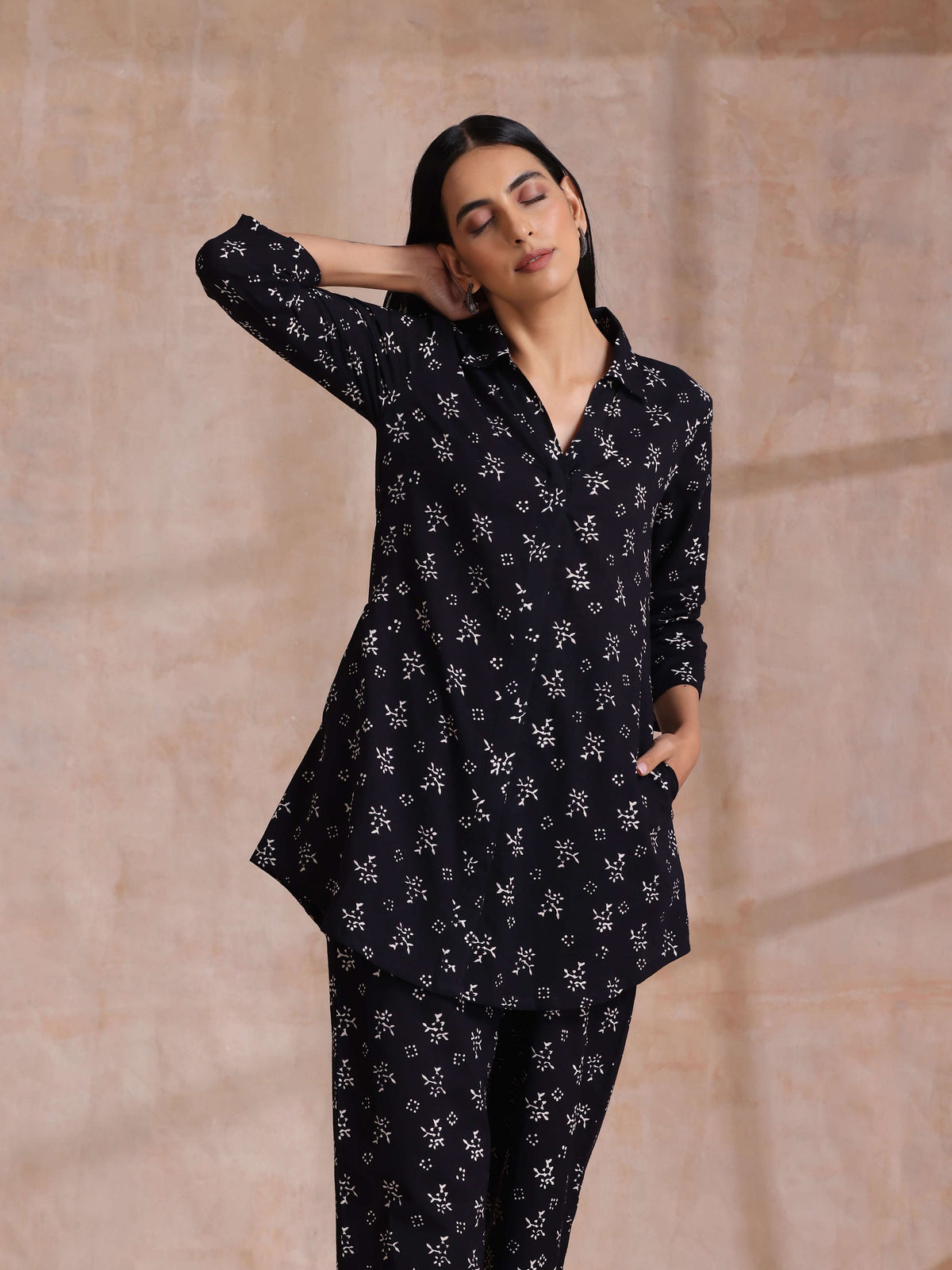 trueBrowns Black White Floral Print Cotton Collar Short Co-Ord Set | Grocsy