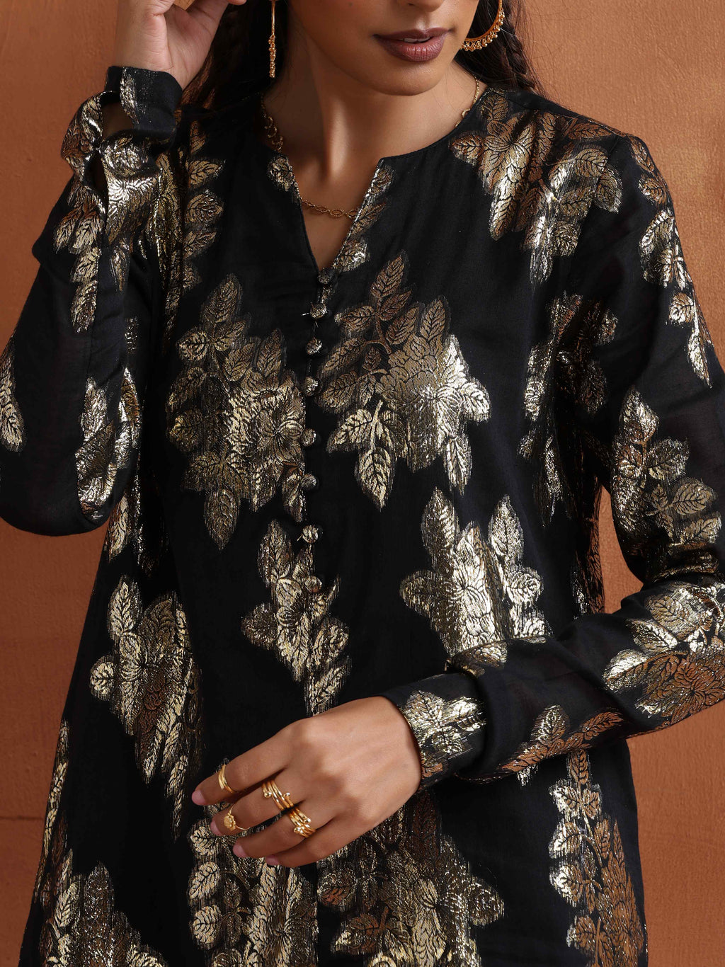 trueBrowns Black Metallic Straight Kurta Co-ord Set | Grocsy